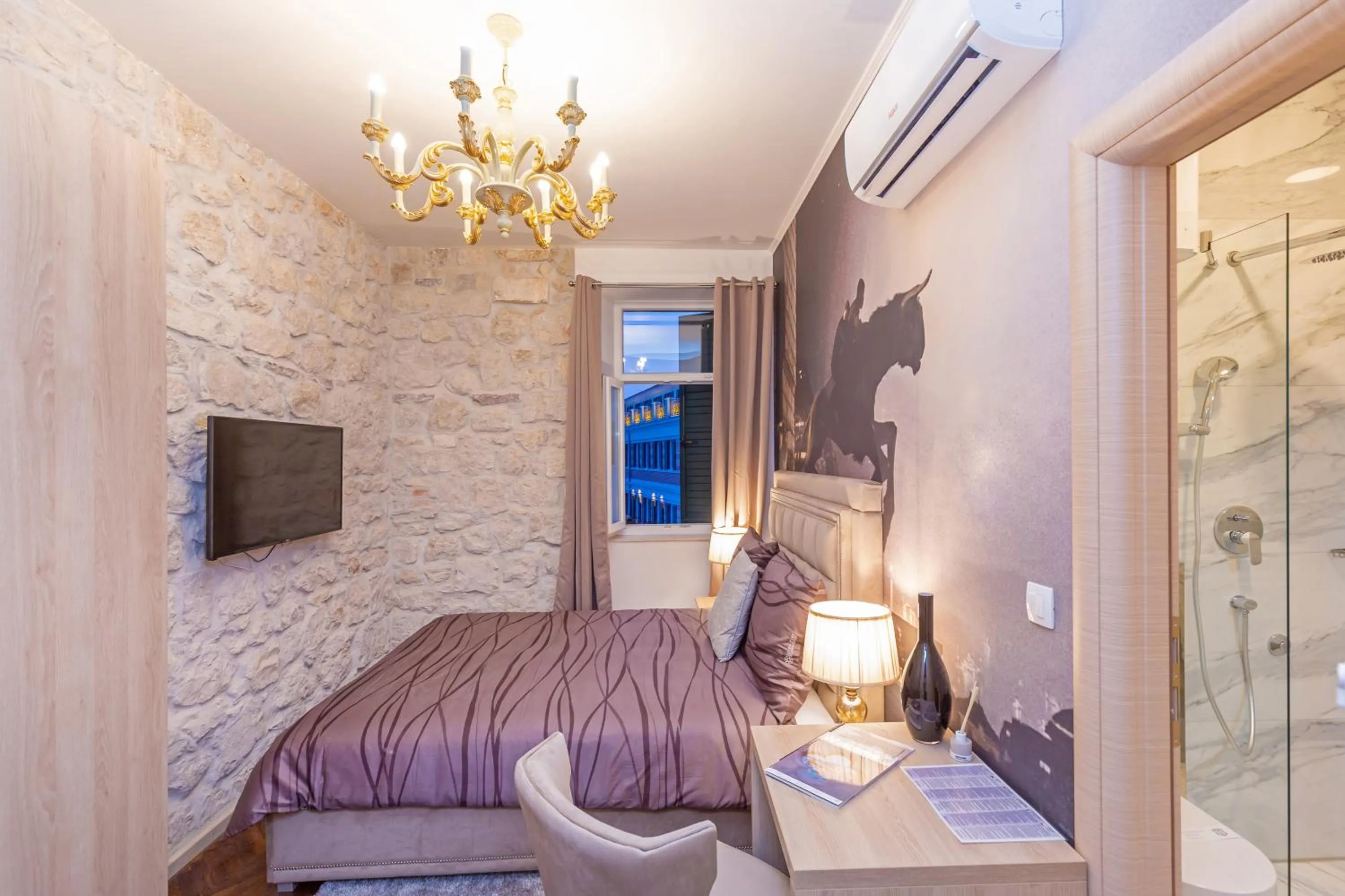 TV and multimedia, Bed in Seven Stars Accommodation Dubrovnik