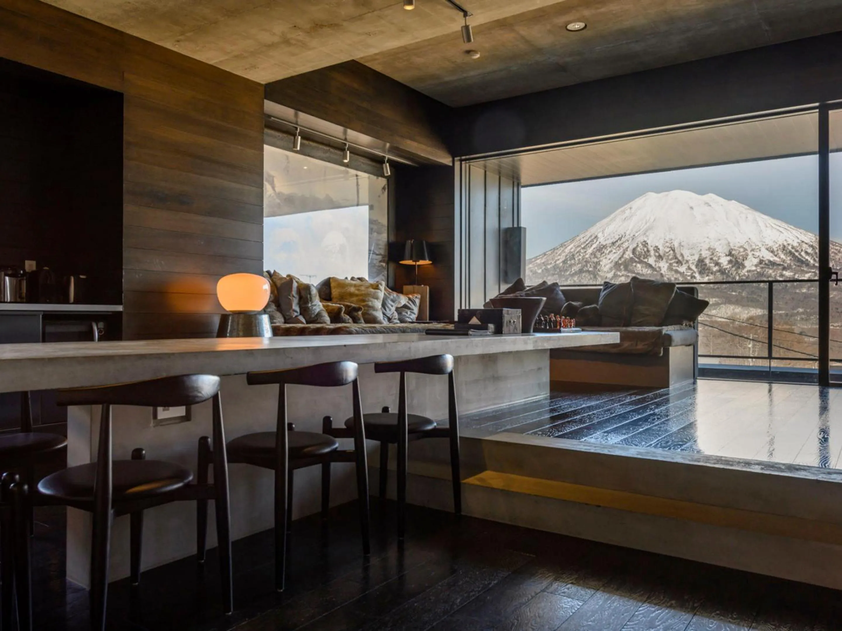 Dining area in Suiboku