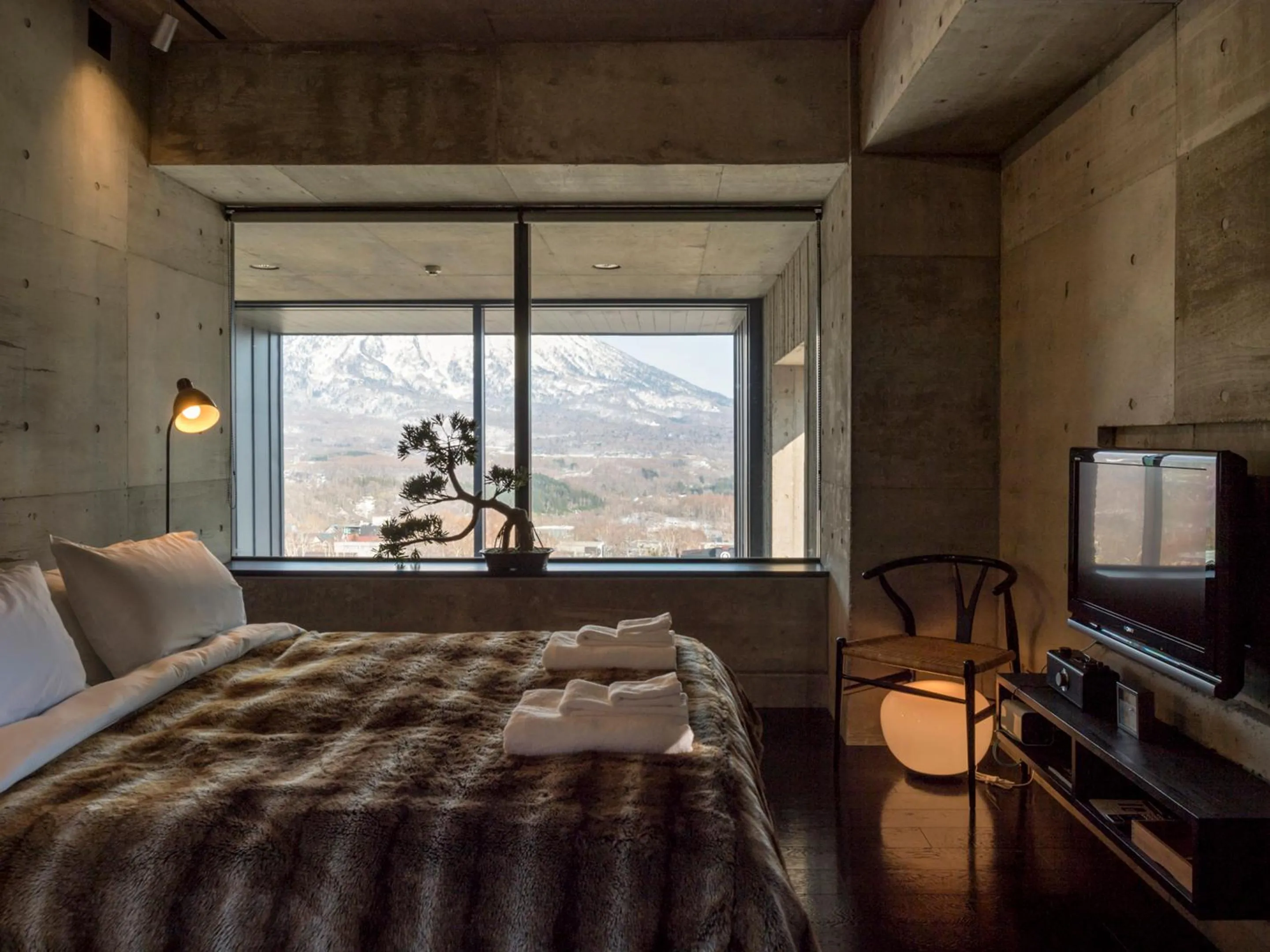 Bedroom, Bed in Suiboku