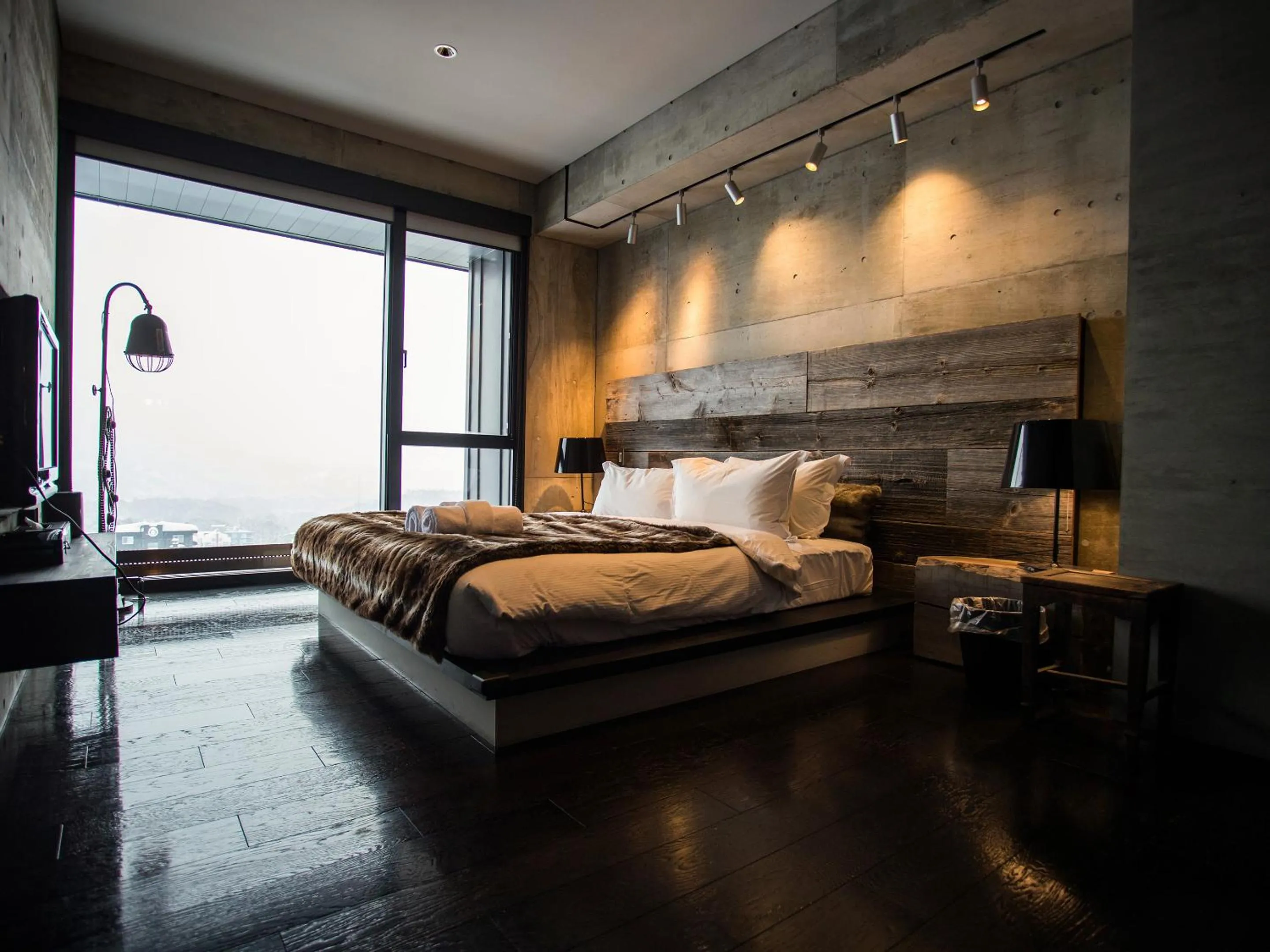 Bedroom, Bed in Suiboku