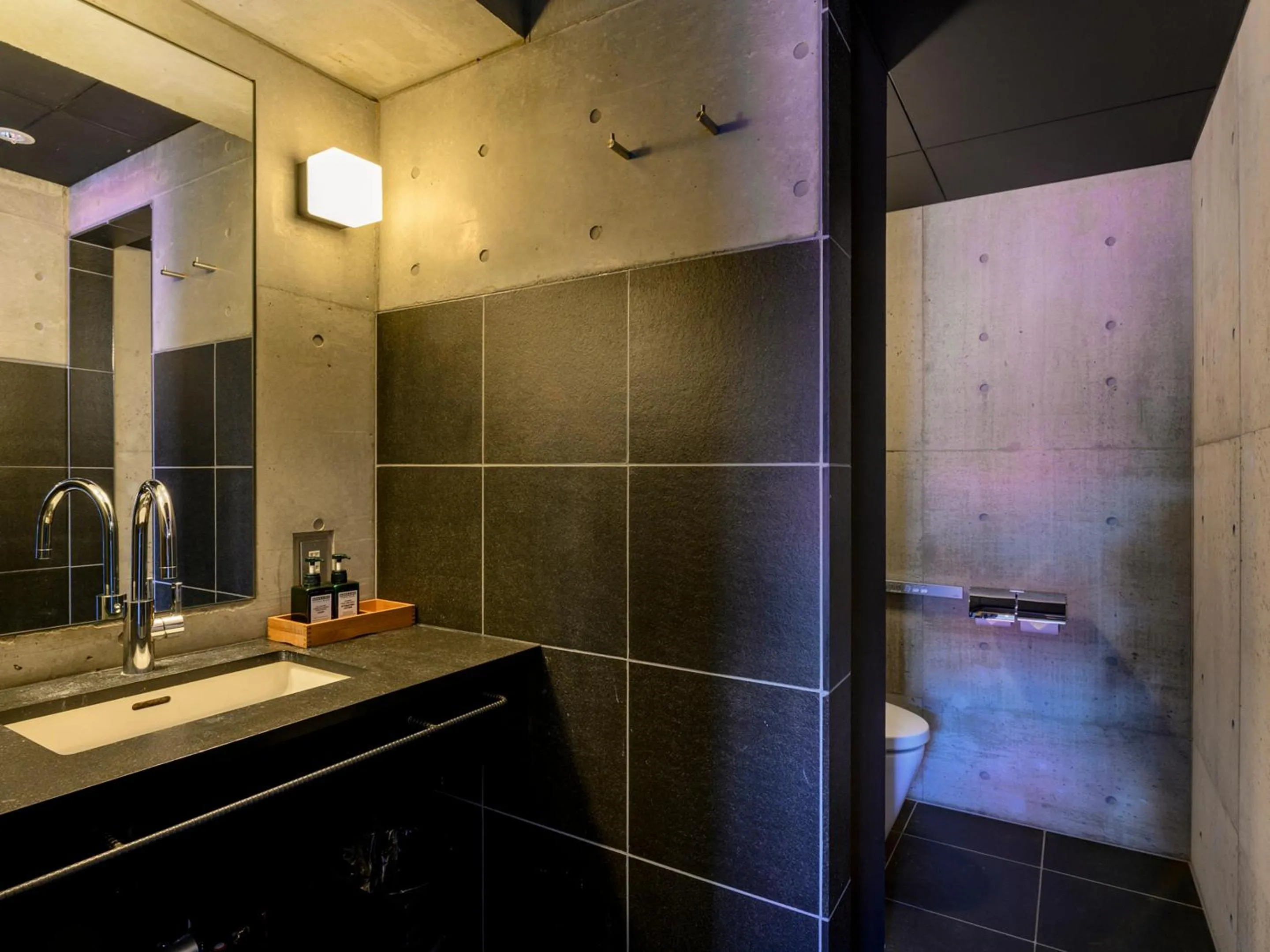 Bathroom in Suiboku