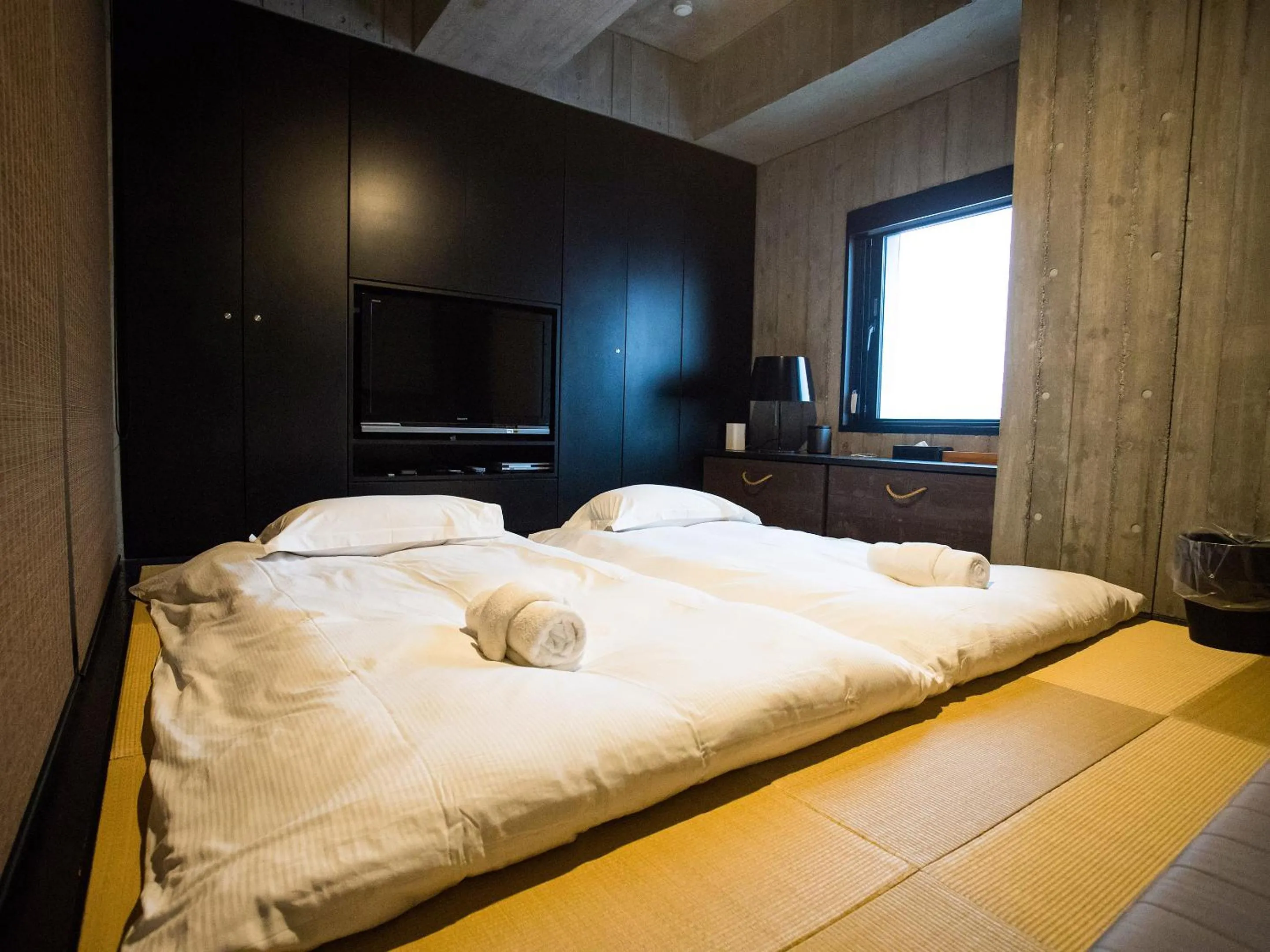 Bedroom, Bed in Suiboku