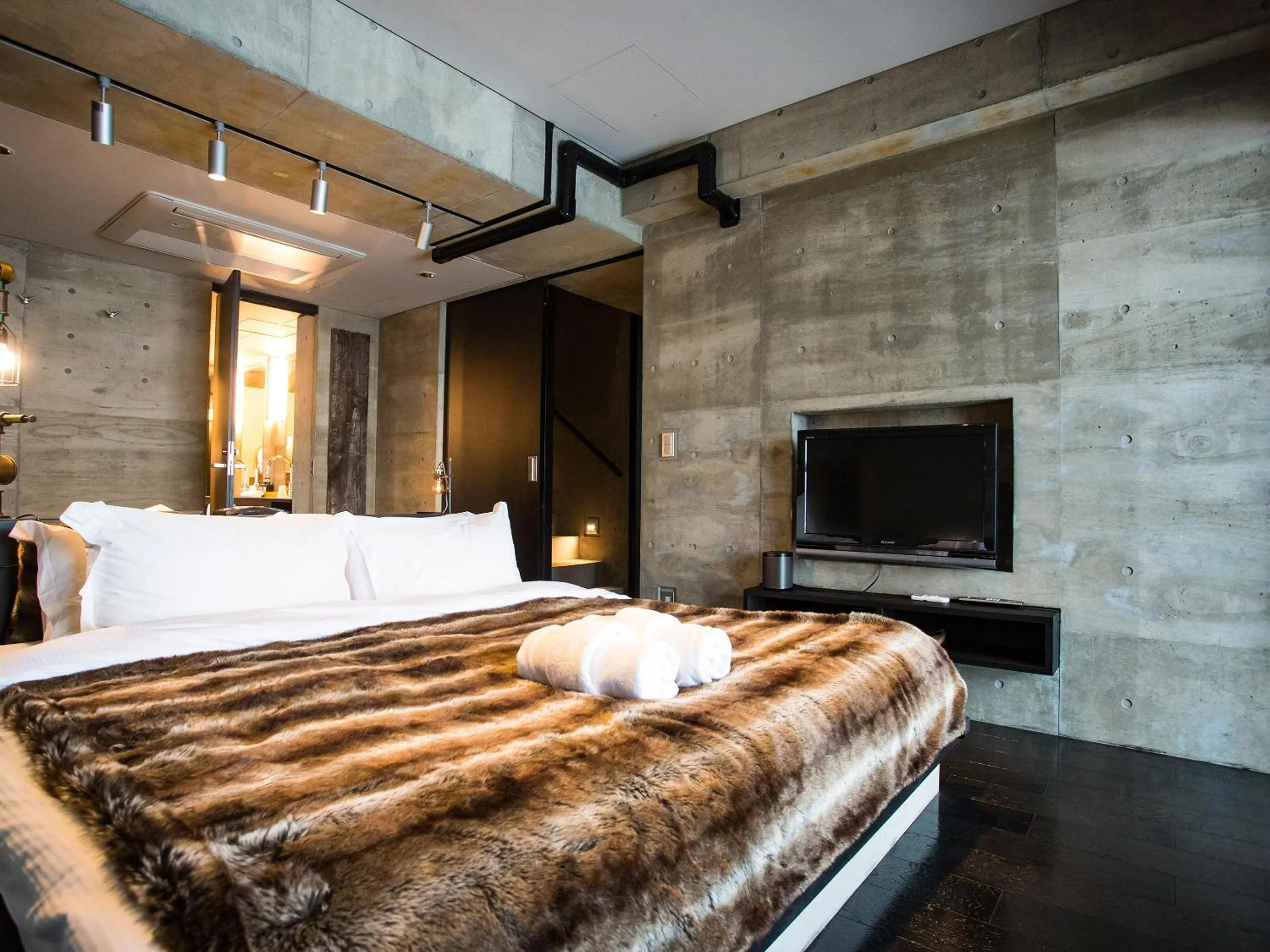 Bedroom, Bed in Suiboku