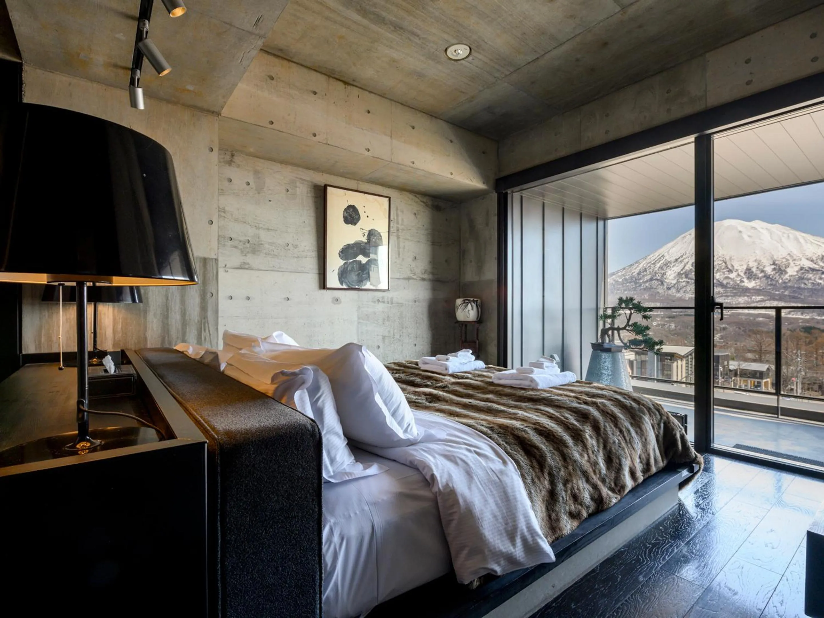 Bedroom, Bed in Suiboku