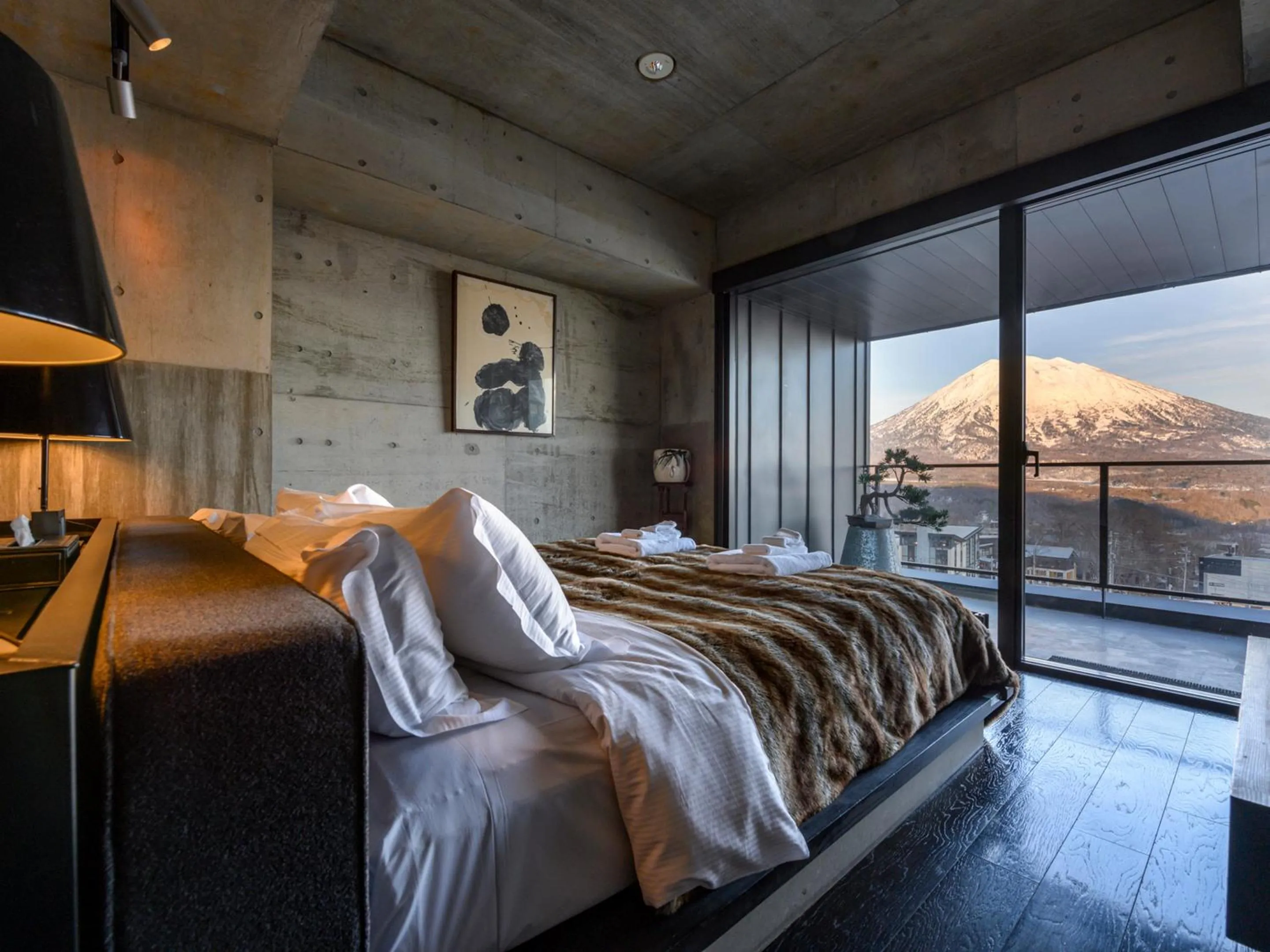 Bedroom, Bed in Suiboku