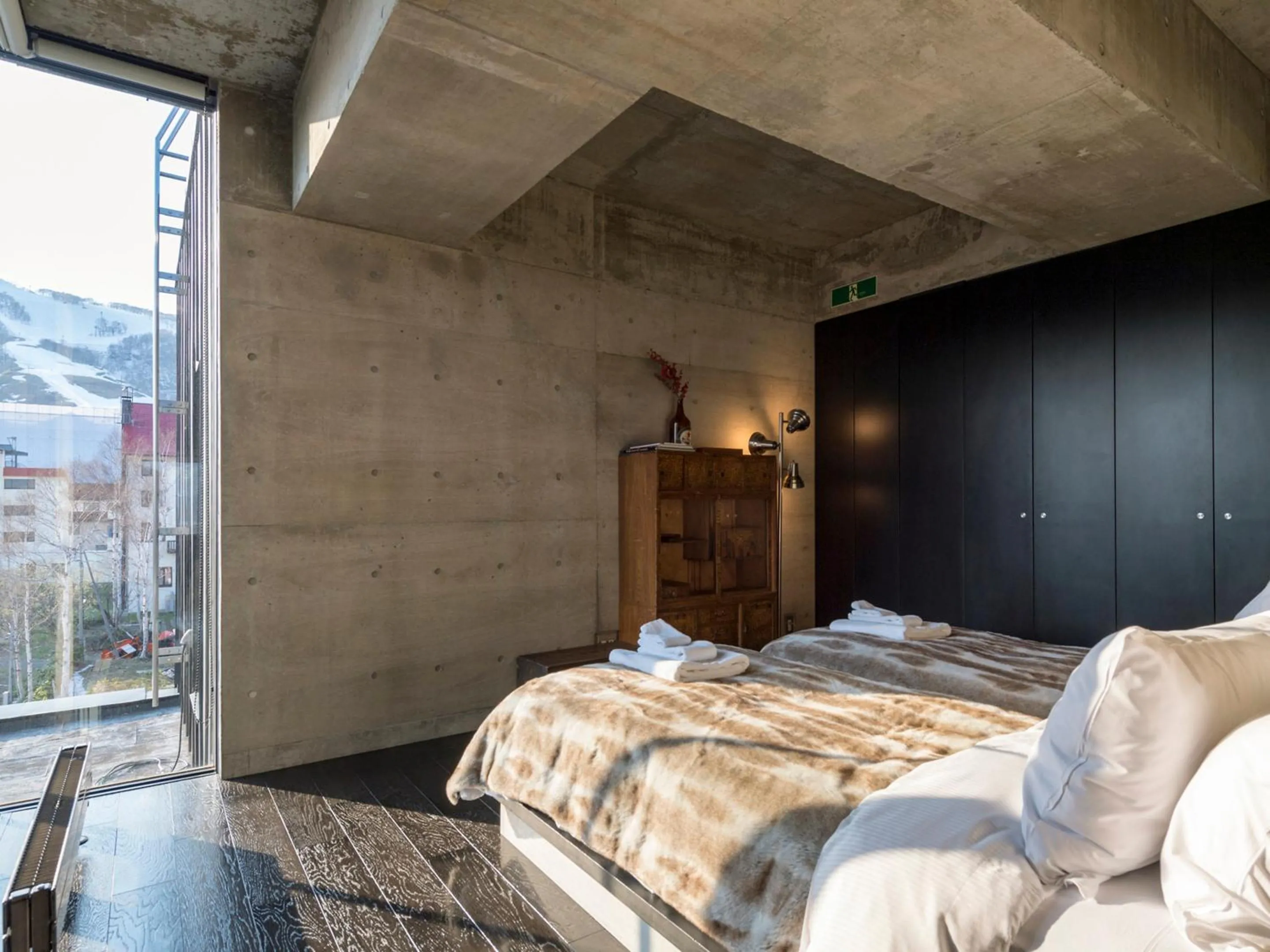 Bedroom, Bed in Suiboku