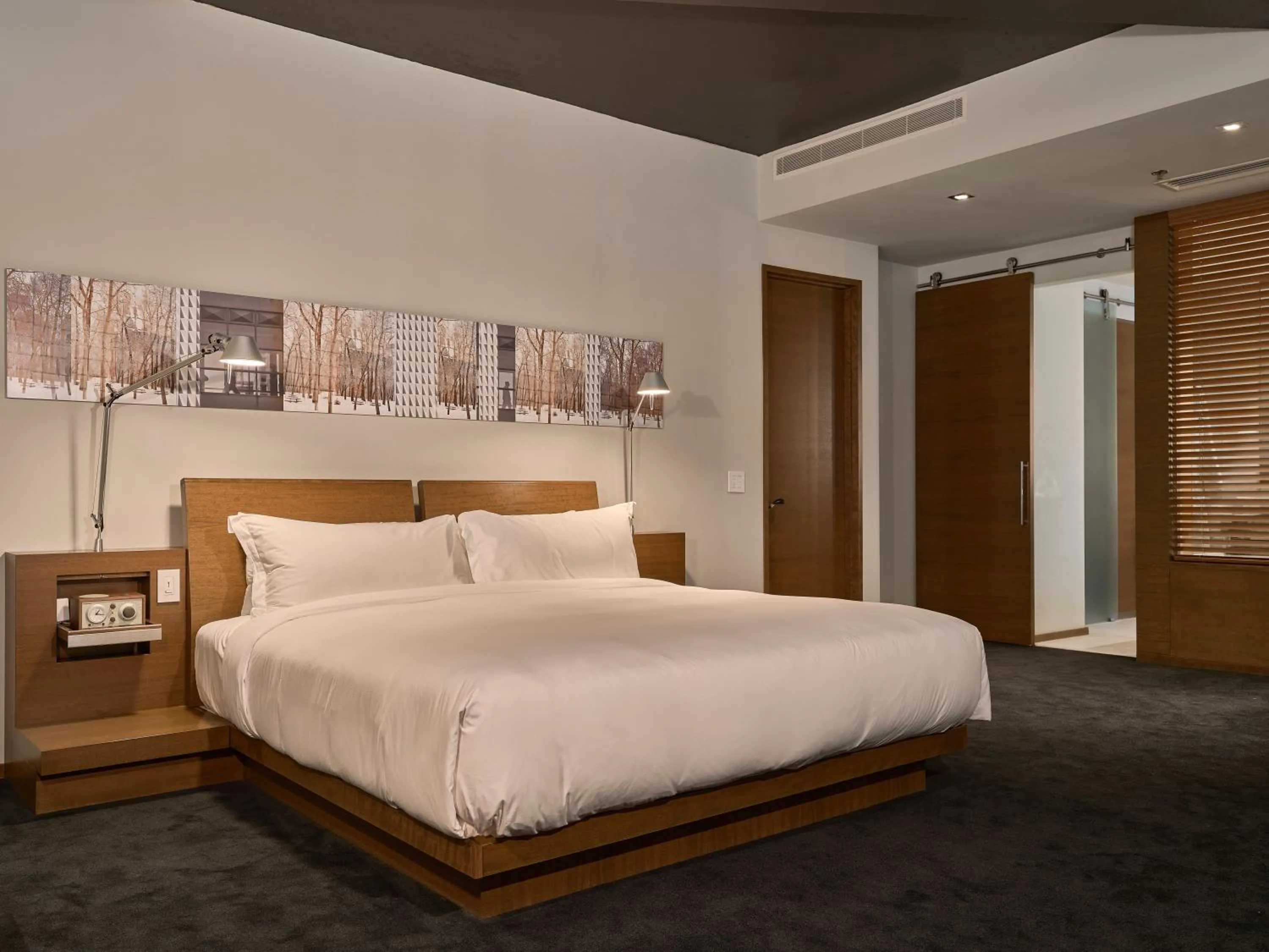 Bed in Hotel Le Germain Calgary