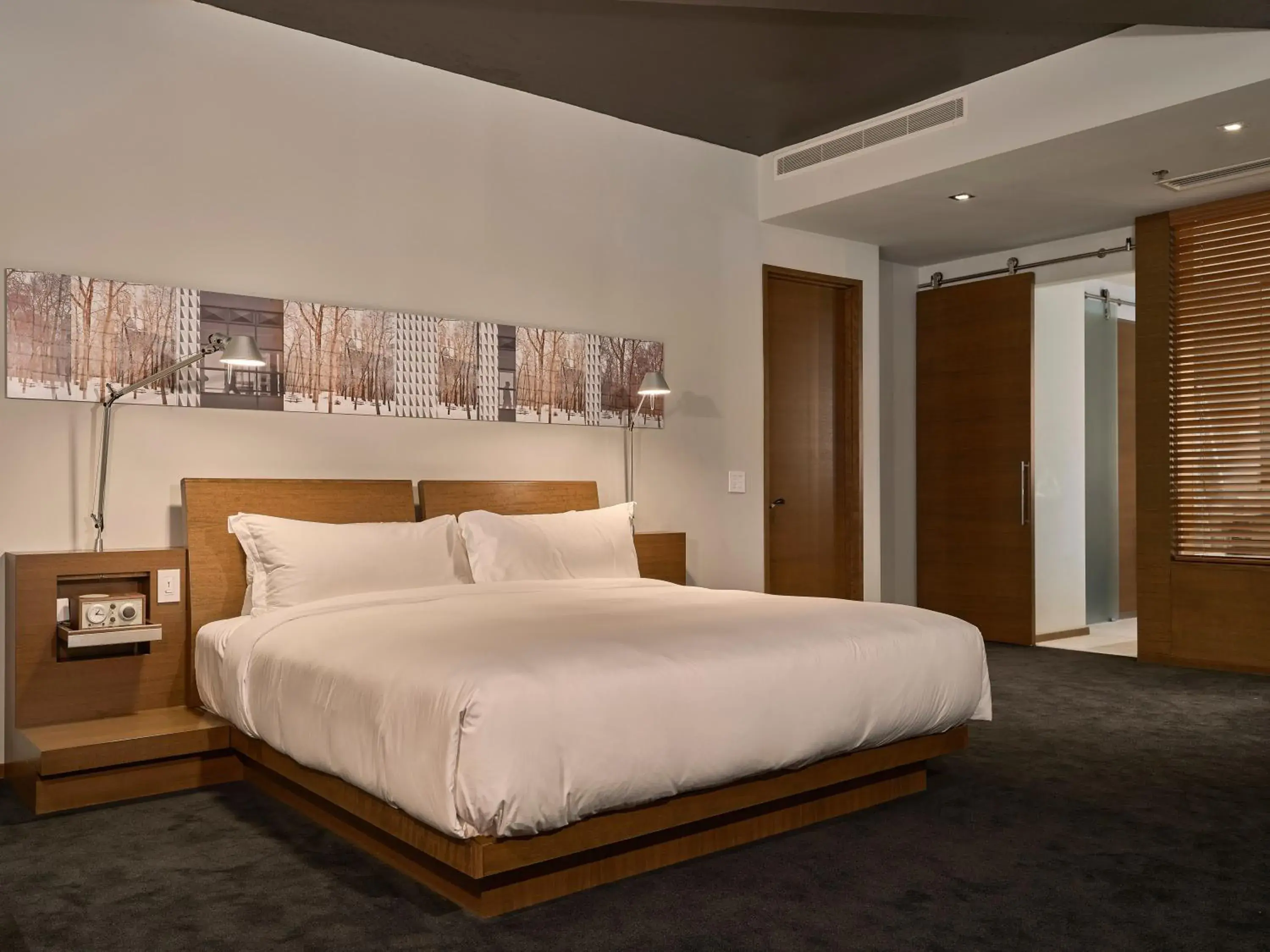 Signature Room in Hotel Le Germain Calgary Signature Room in Hotel Le Germain Calgary