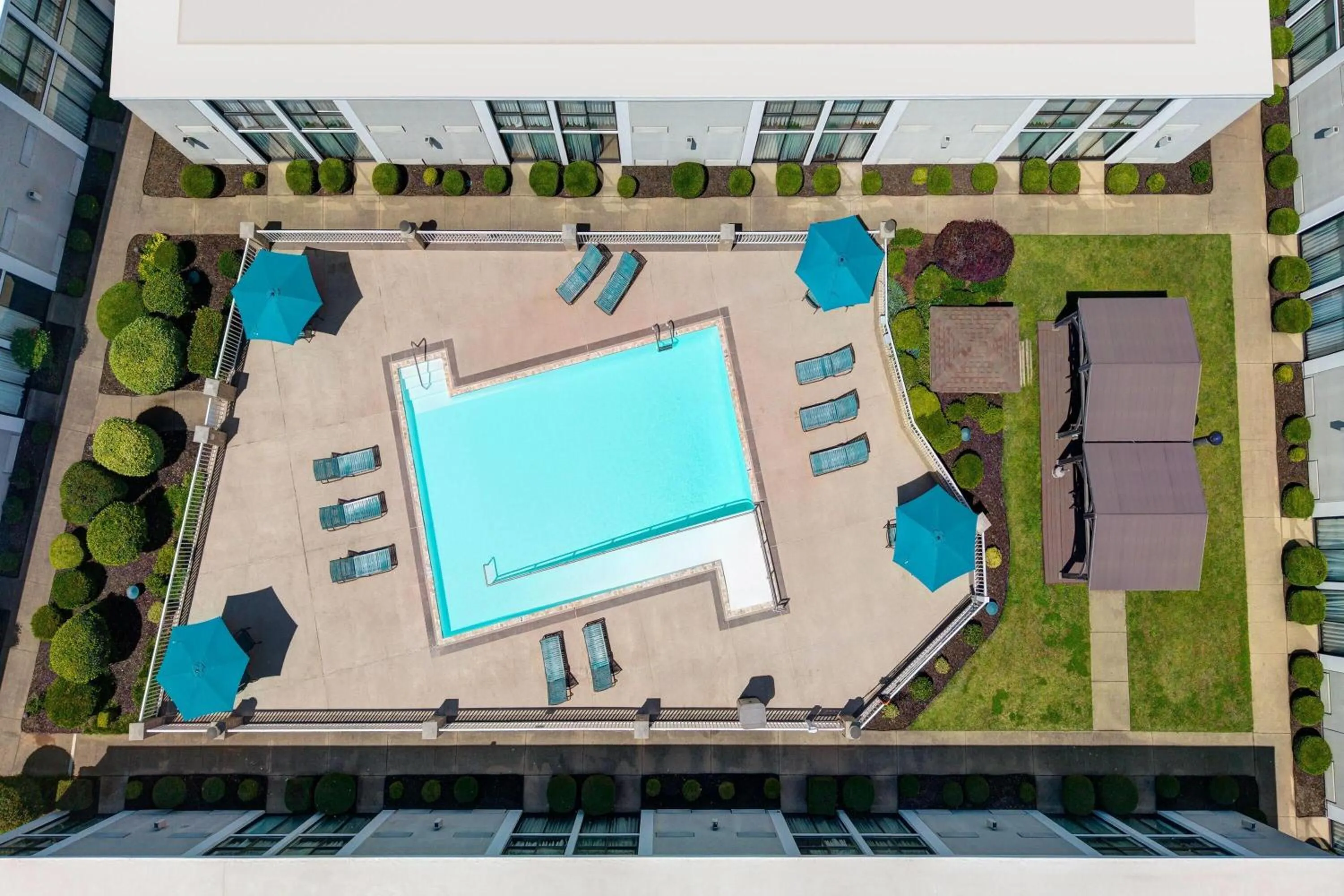 Swimming pool in Wyndham Riverfront Hotel