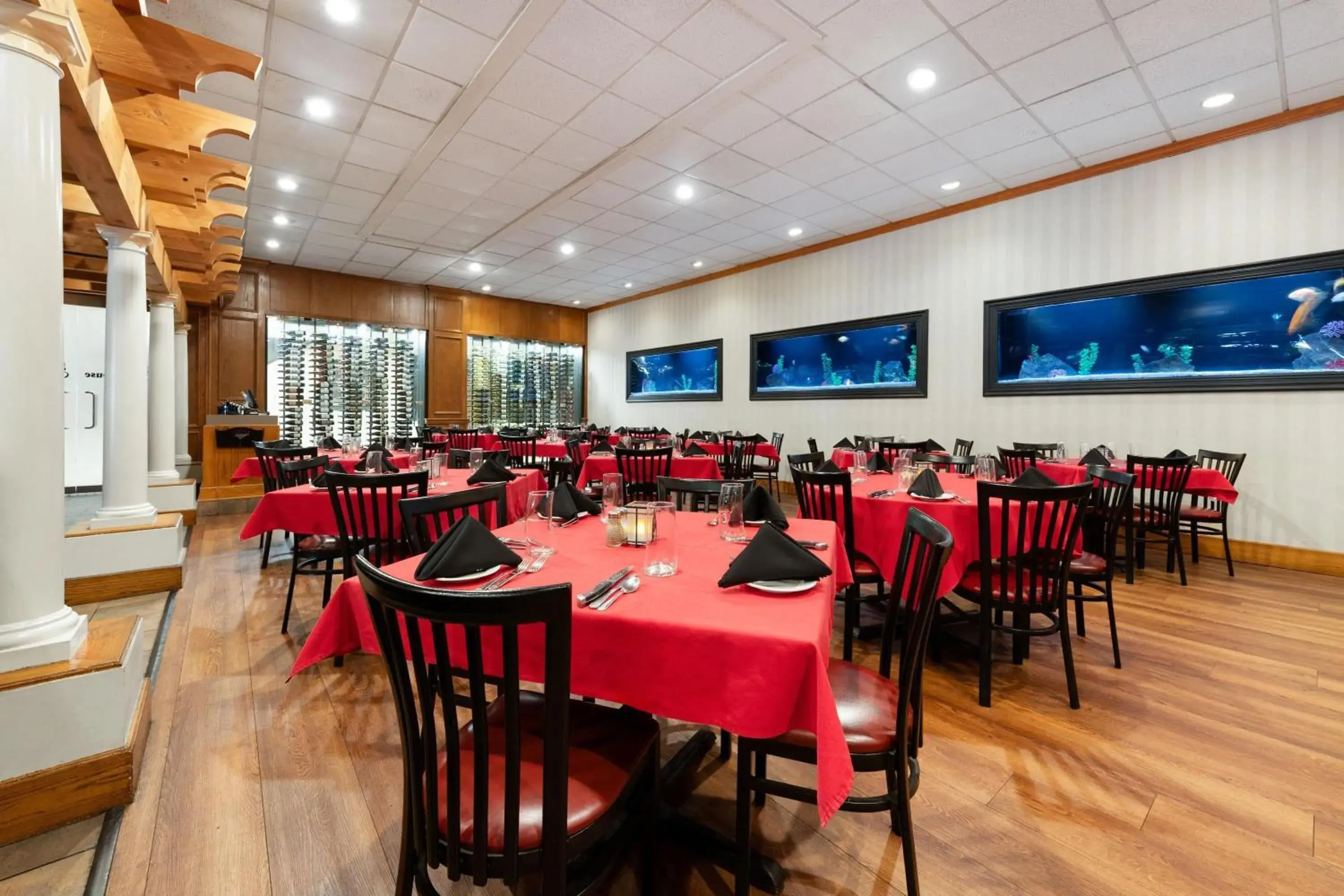 Restaurant/places to eat in Wyndham Riverfront Hotel Restaurant/places to eat in Wyndham Riverfront Hotel