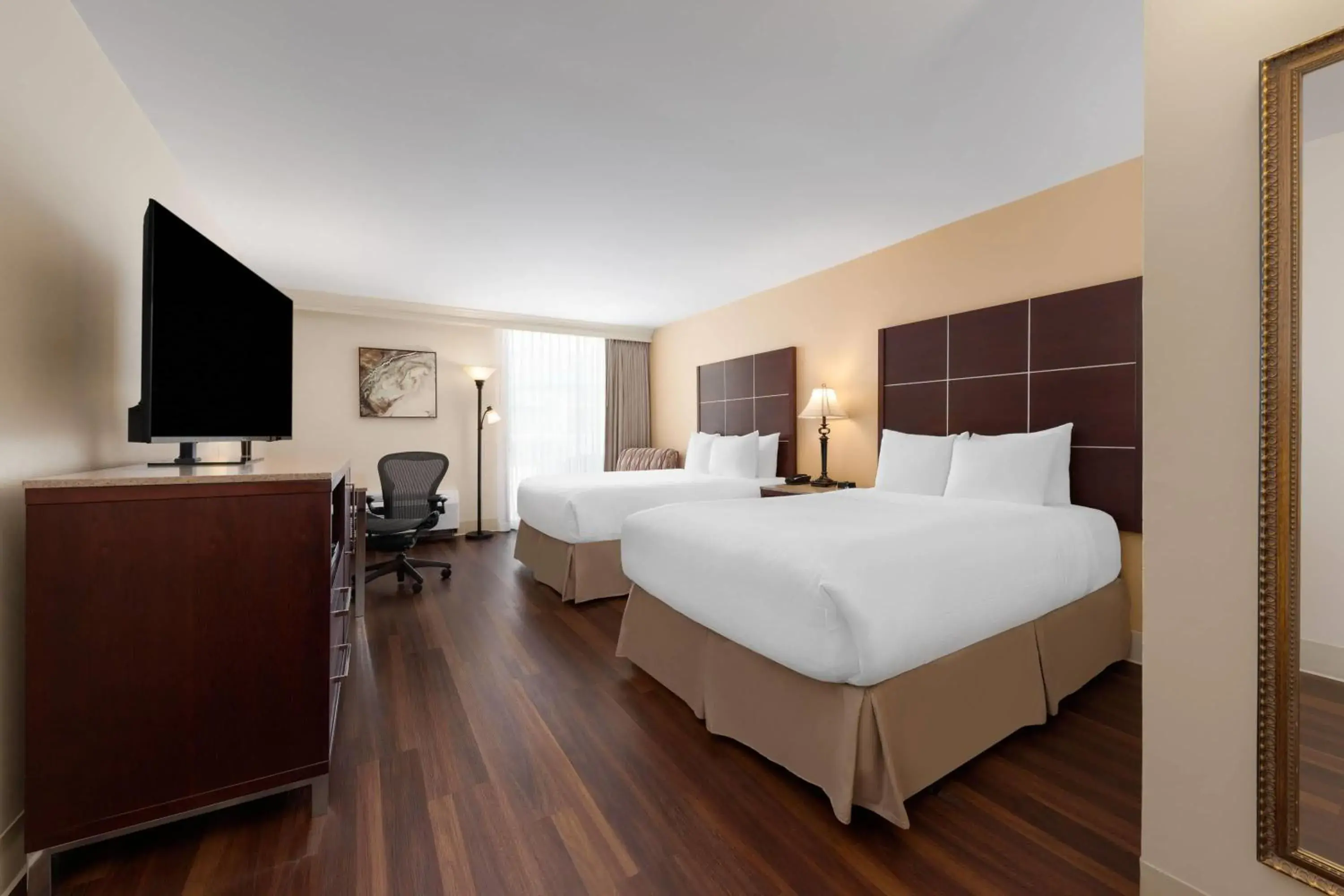 Photo of the whole room, Bed in Wyndham Riverfront Hotel Photo of the whole room, Bed in Wyndham Riverfront Hotel