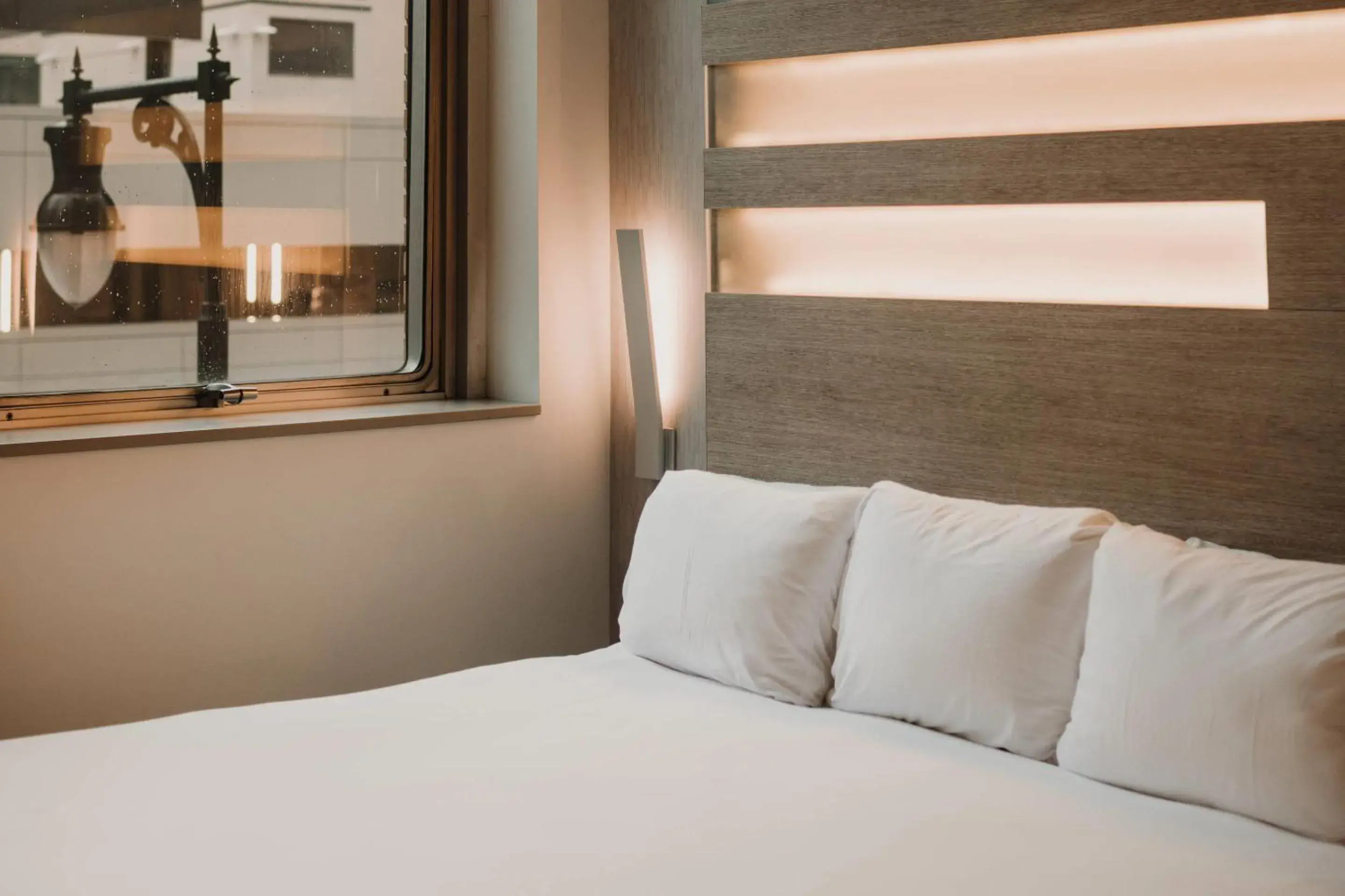 Bedroom, Bed in CityFlatsHotel - Grand Rapids, an Ascend Collection Hotel Bedroom, Bed in CityFlatsHotel - Grand Rapids, an Ascend Collection Hotel