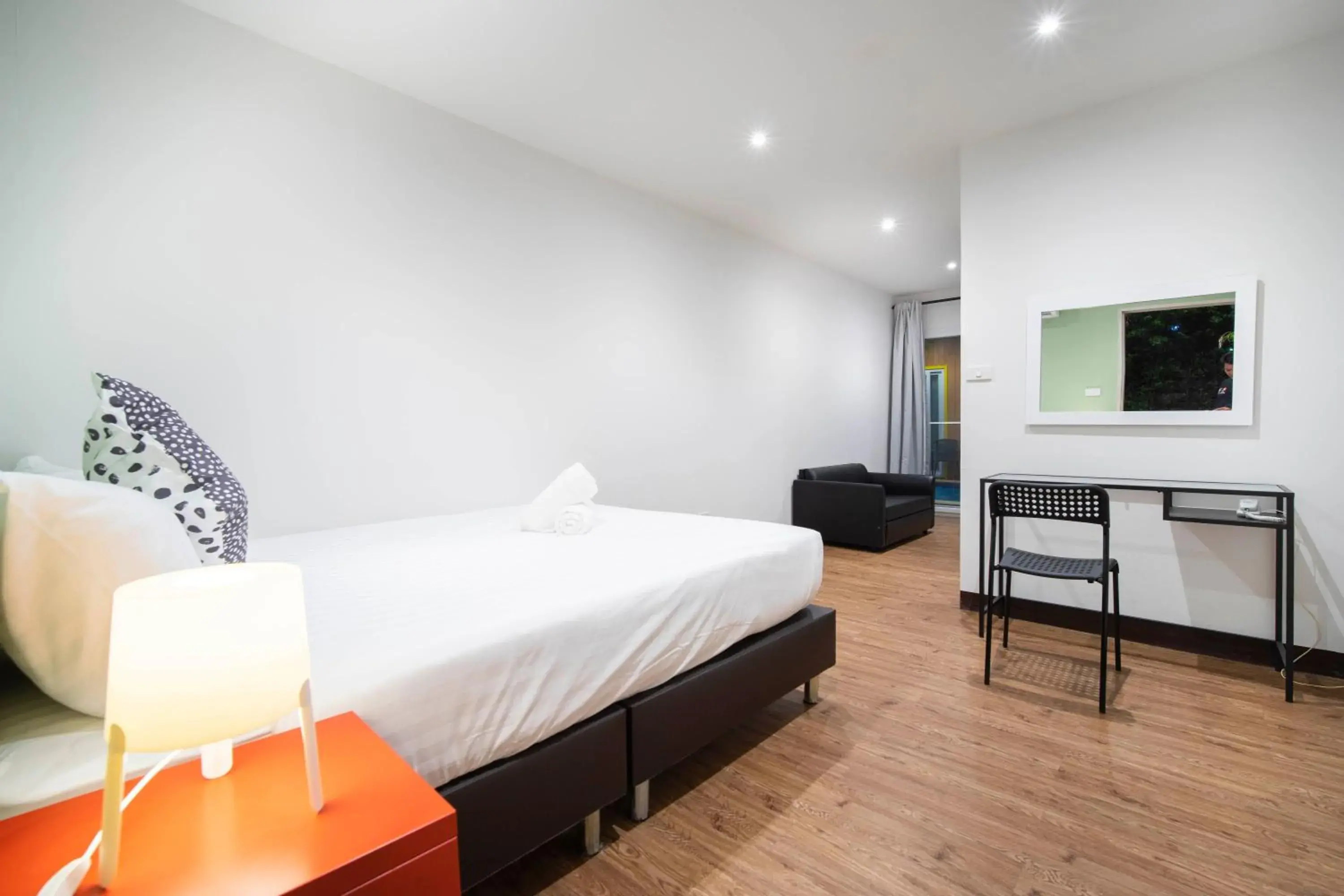 Bedroom, Bed in Resort V - MRT Huai Khwang Bedroom, Bed in Resort V - MRT Huai Khwang