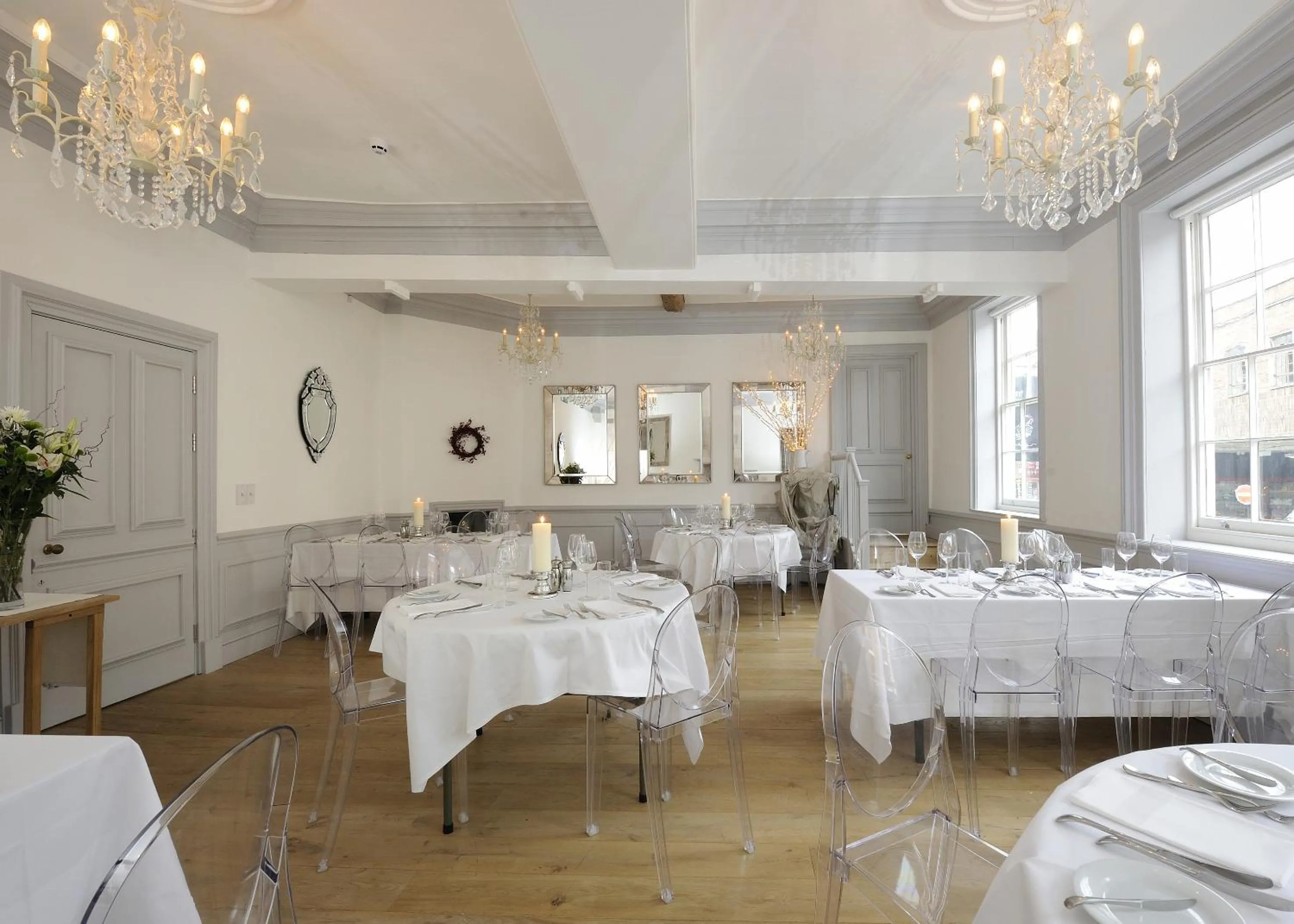 Restaurant/places to eat in Lion & Pheasant Hotel