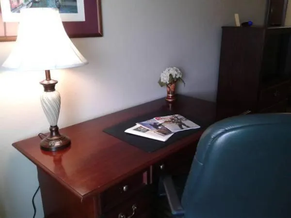 Seating area in Rest Inn Fort Smith