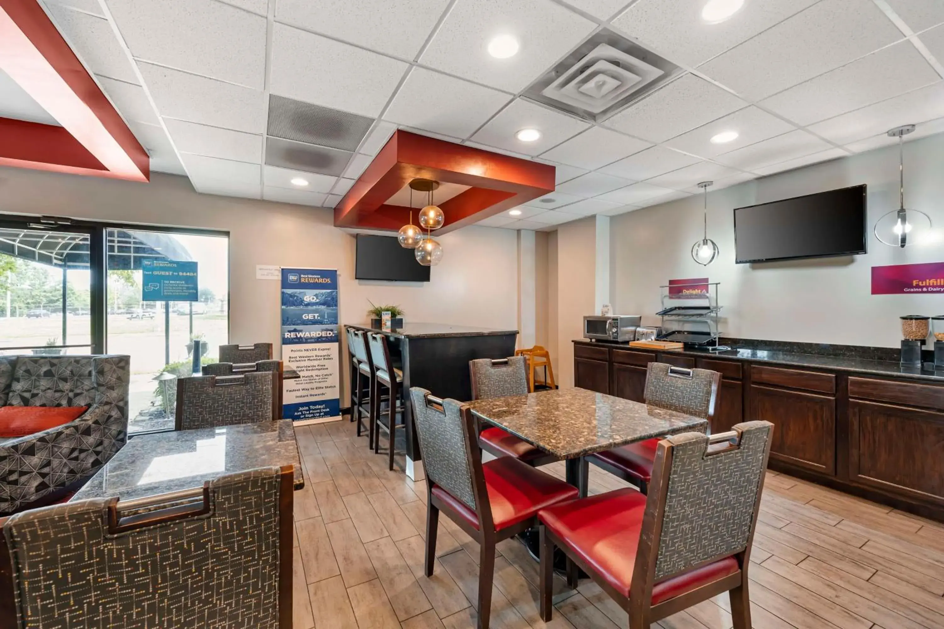 Breakfast in Best Western Plus Gen X Inn Breakfast in Best Western Plus Gen X Inn