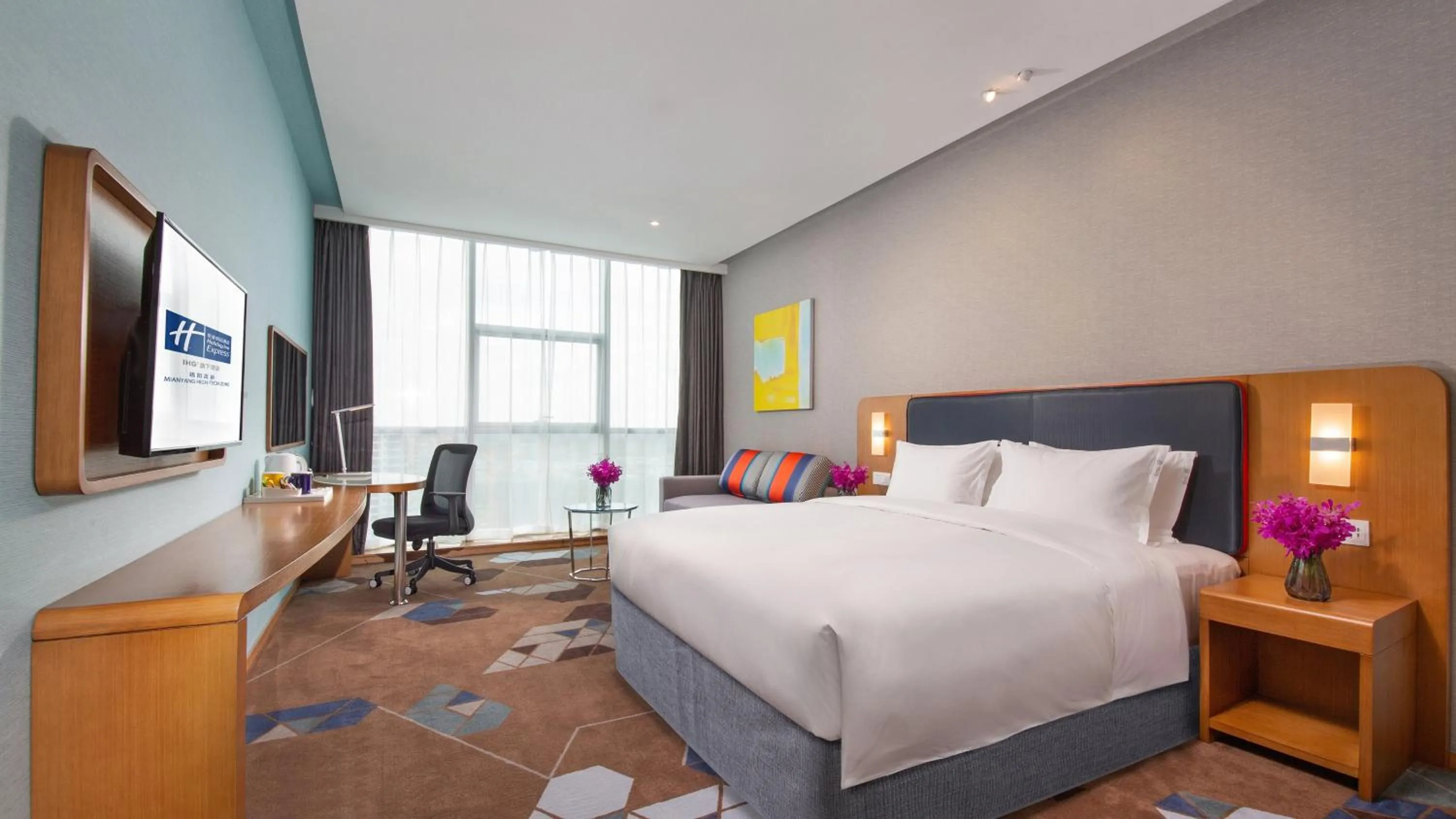 Photo of the whole room, Bed in Holiday Inn Express Mianyang High-Tech Zone by IHG