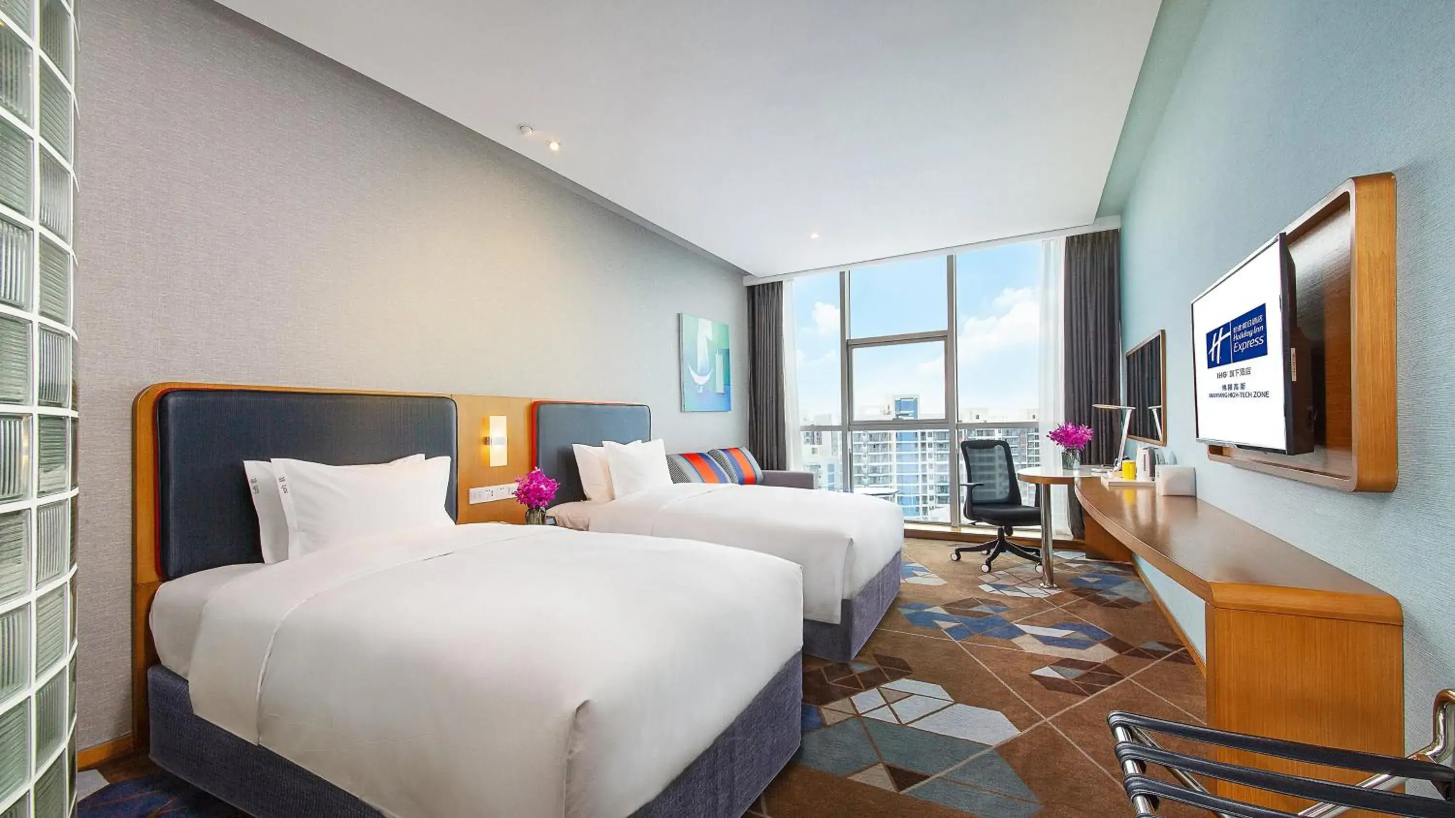 Twin Room - Disability Access in Holiday Inn Express Mianyang High-Tech Zone by IHG Twin Room - Disability Access in Holiday Inn Express Mianyang High-Tech Zone by IHG