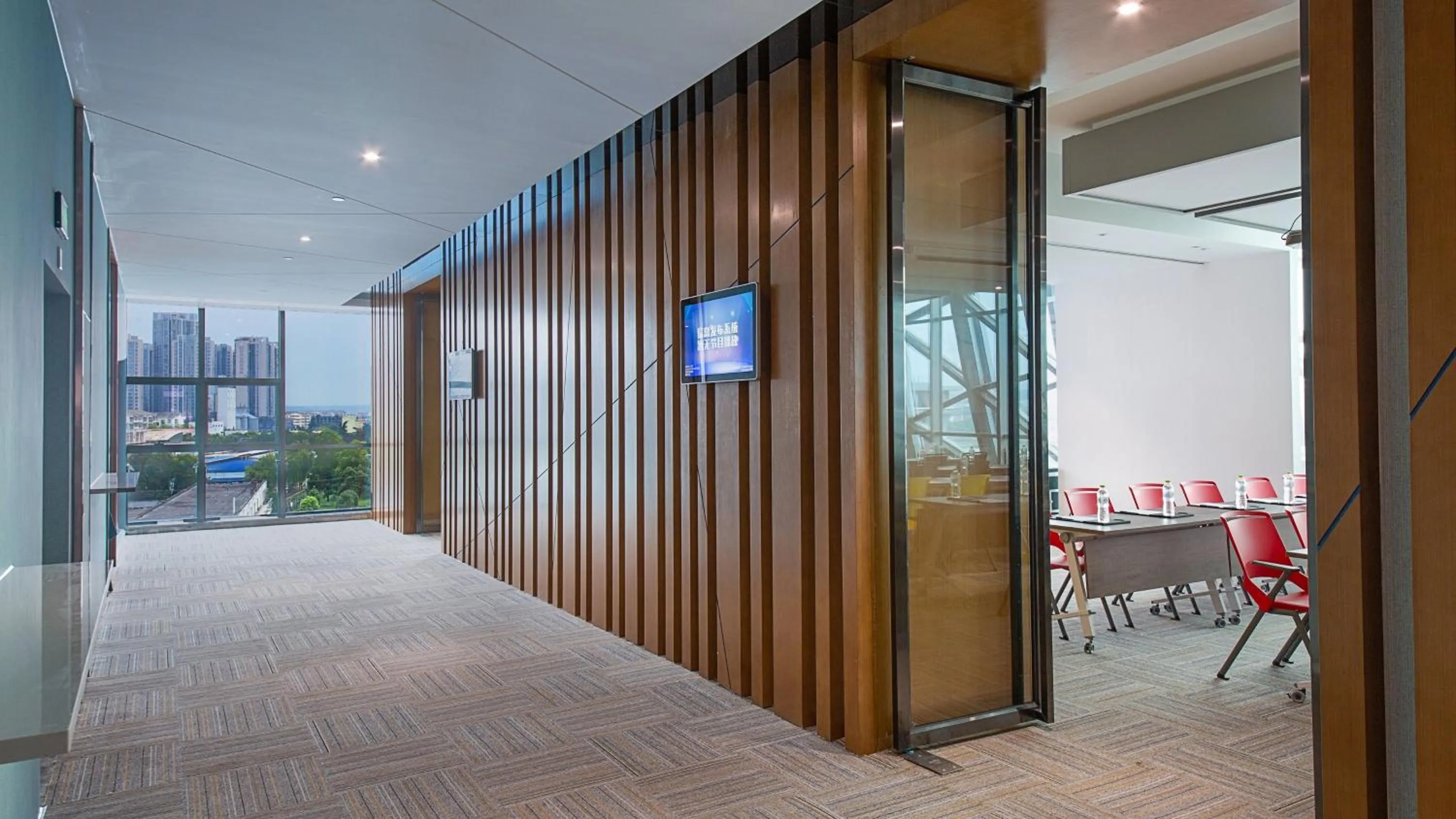 Meeting/conference room in Holiday Inn Express Mianyang High-Tech Zone by IHG