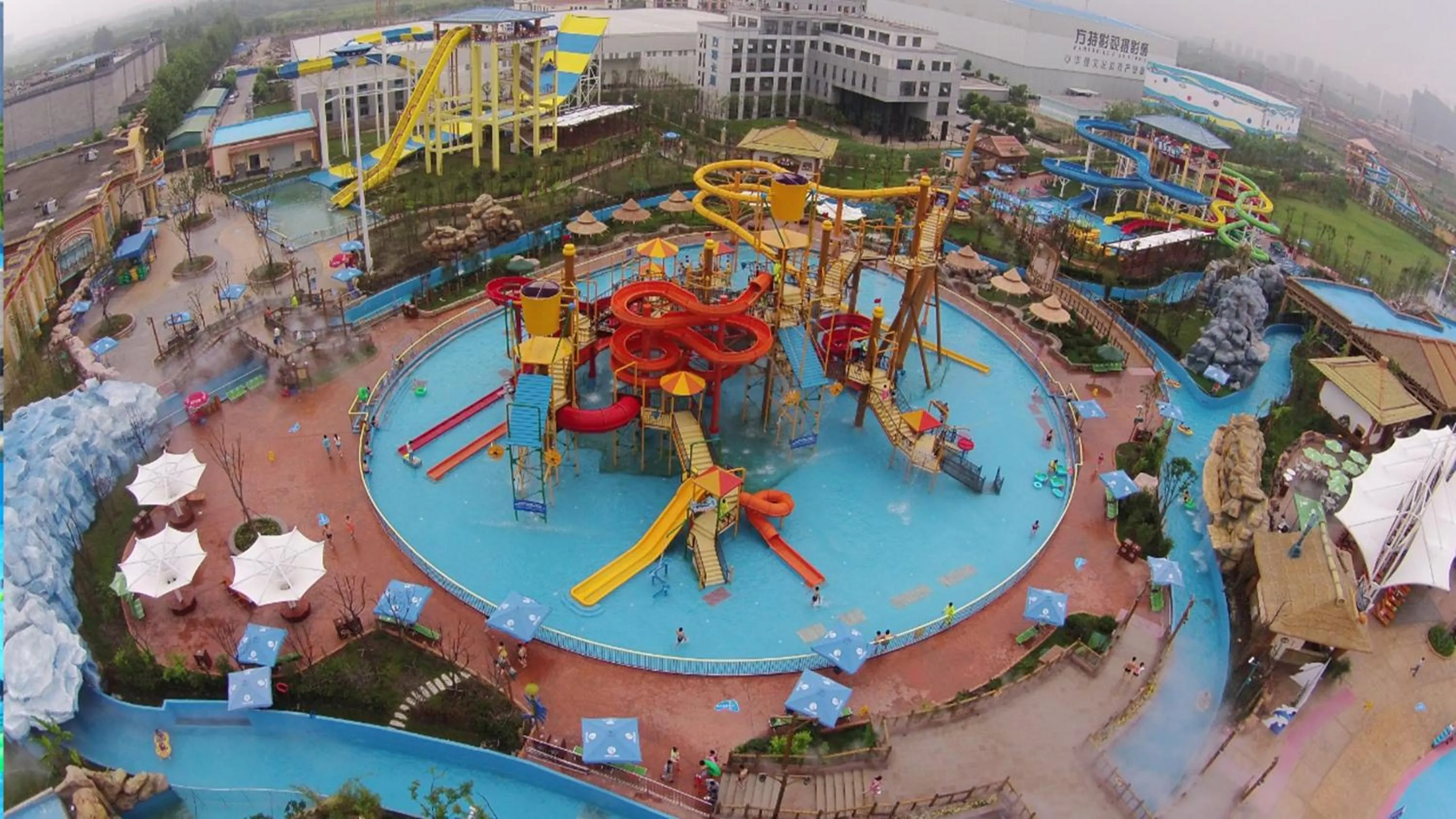 Nearby landmark in HUALUXE Wuhu