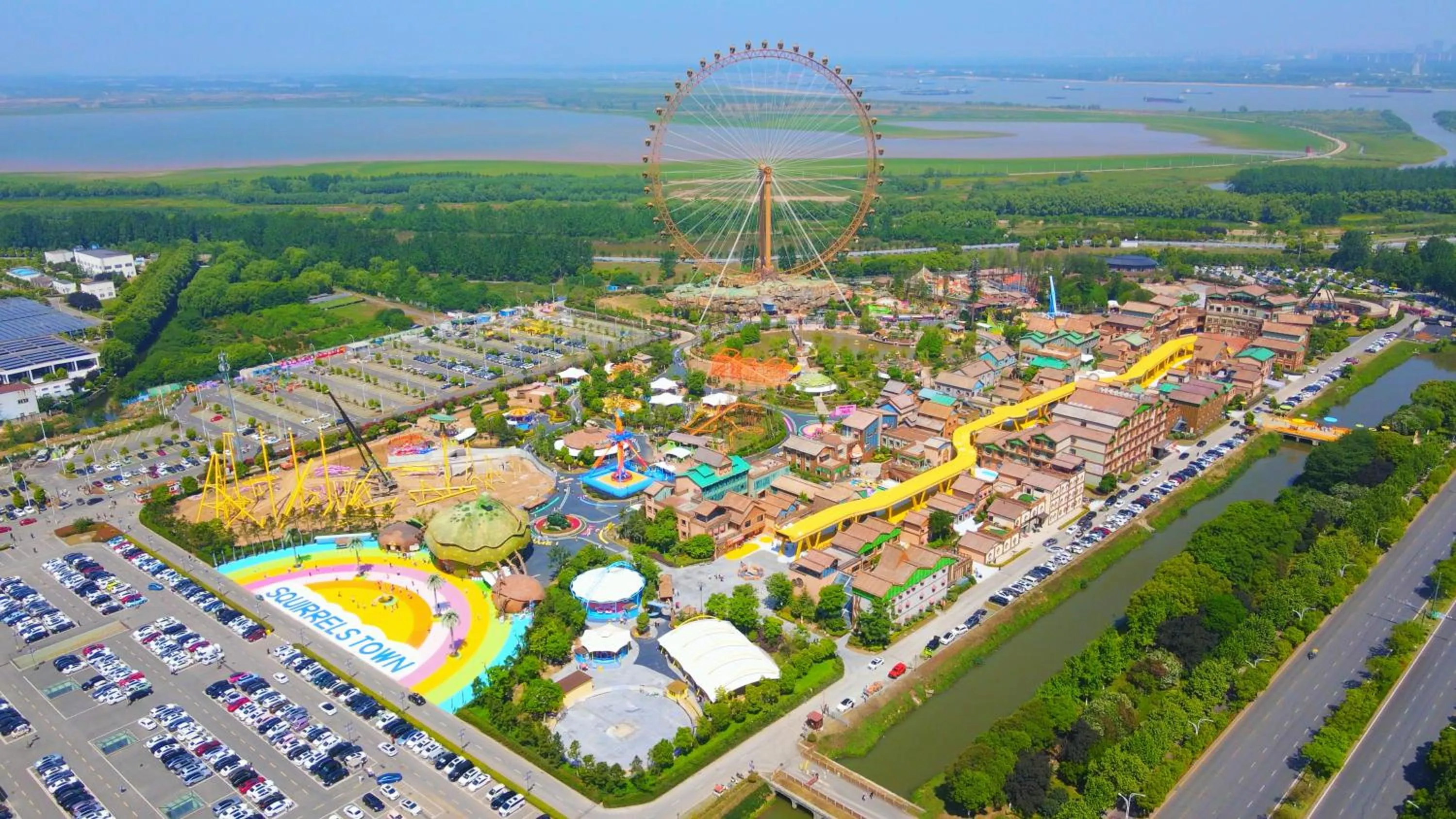 Nearby landmark in HUALUXE Wuhu