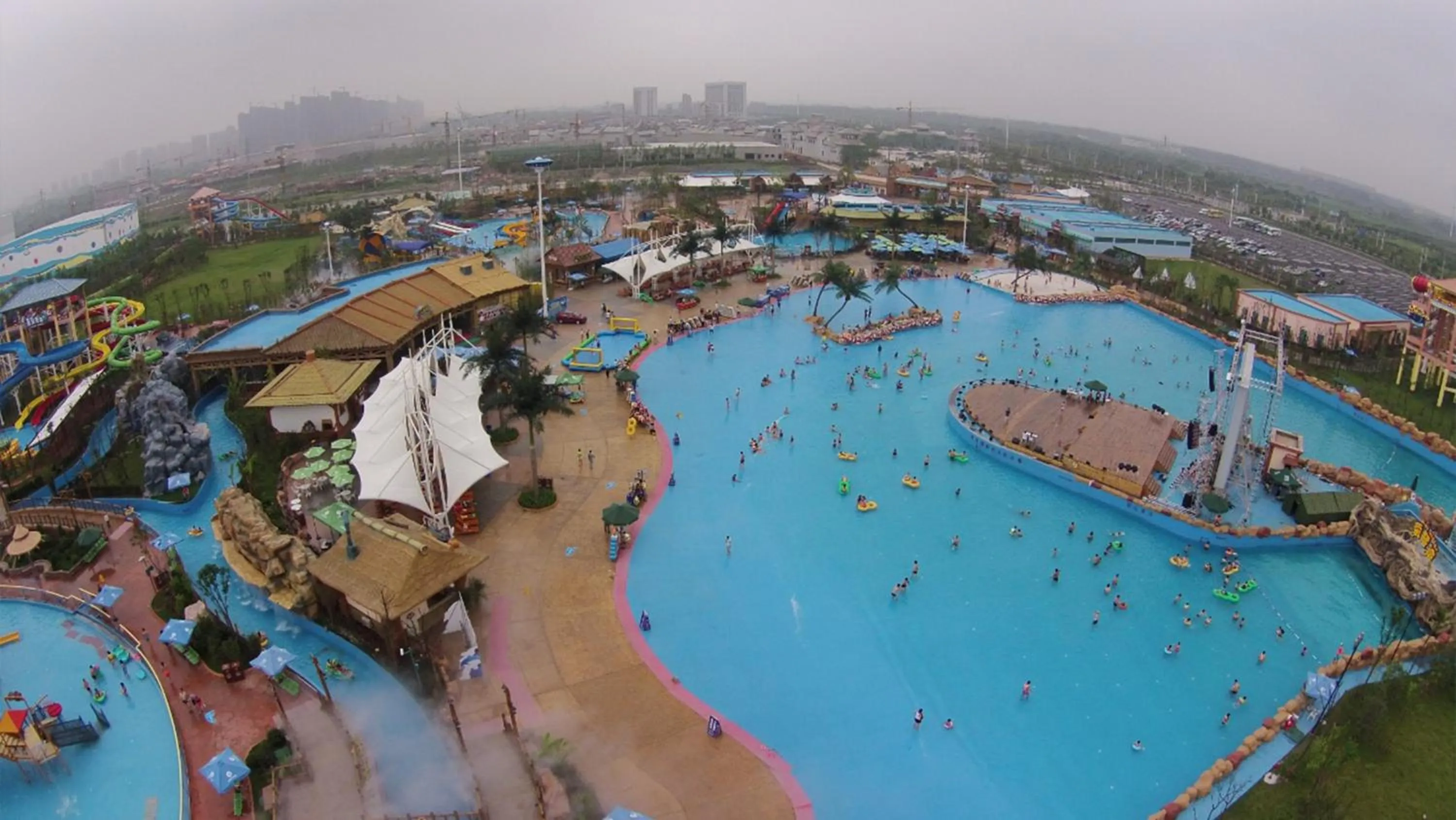 Nearby landmark in HUALUXE Wuhu