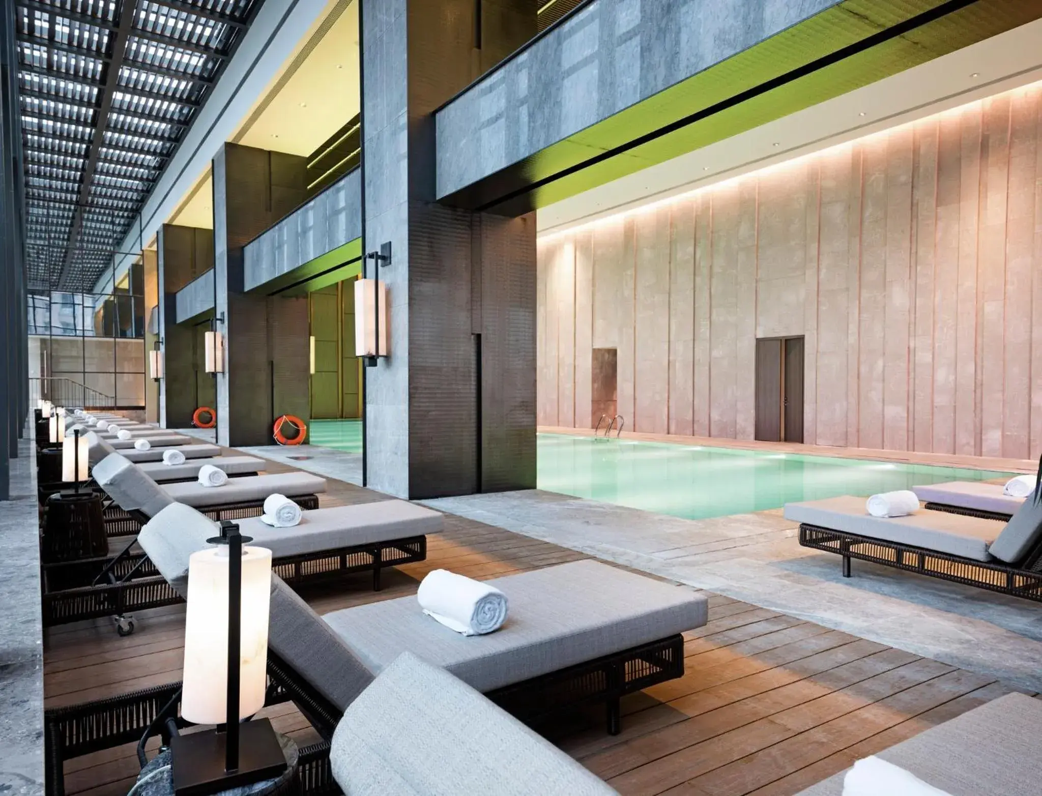 Swimming pool in HUALUXE Wuhu Swimming pool in HUALUXE Wuhu