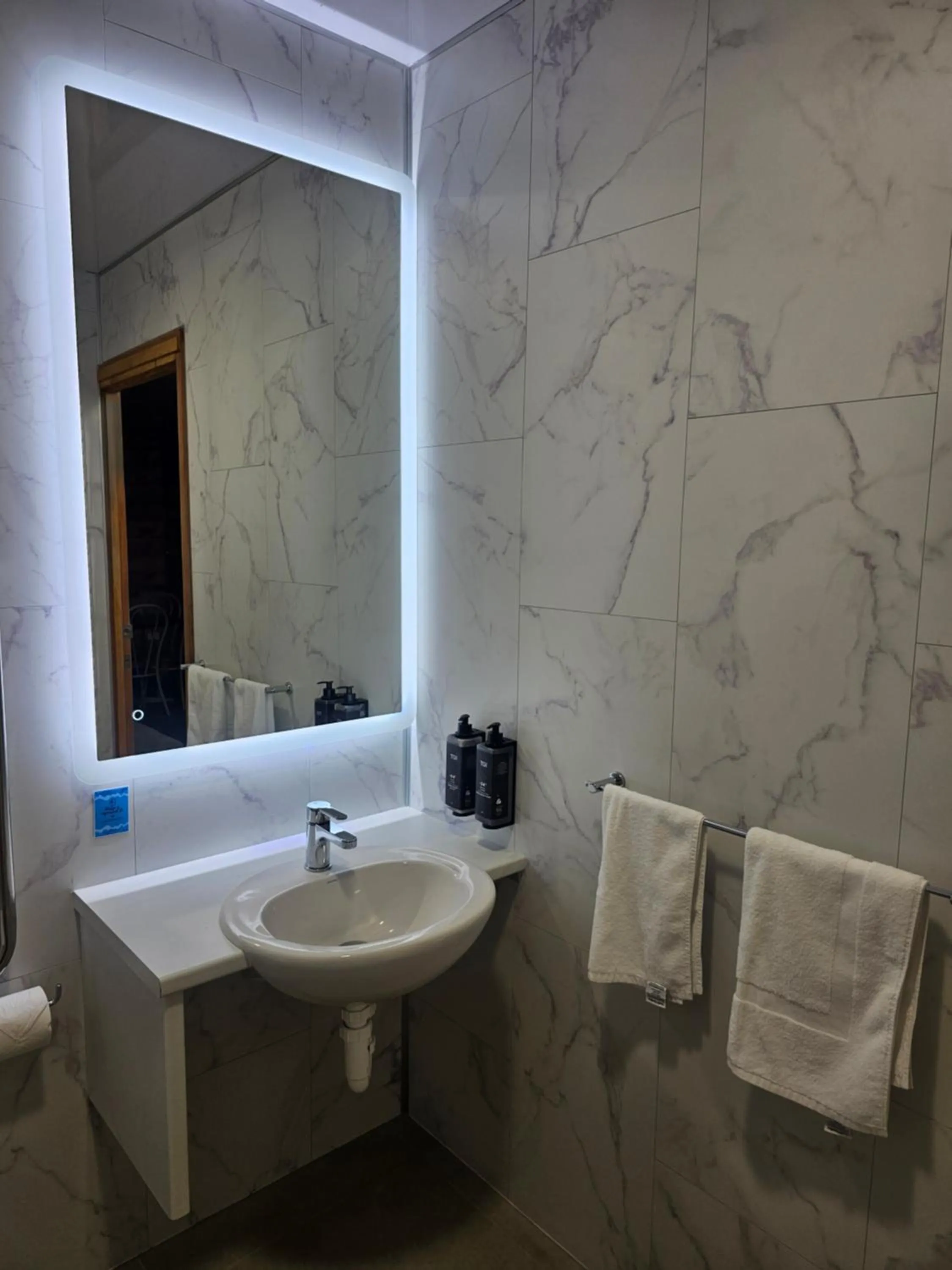 Bathroom in Fox Glacier TOP 10 Holiday Park & Motels