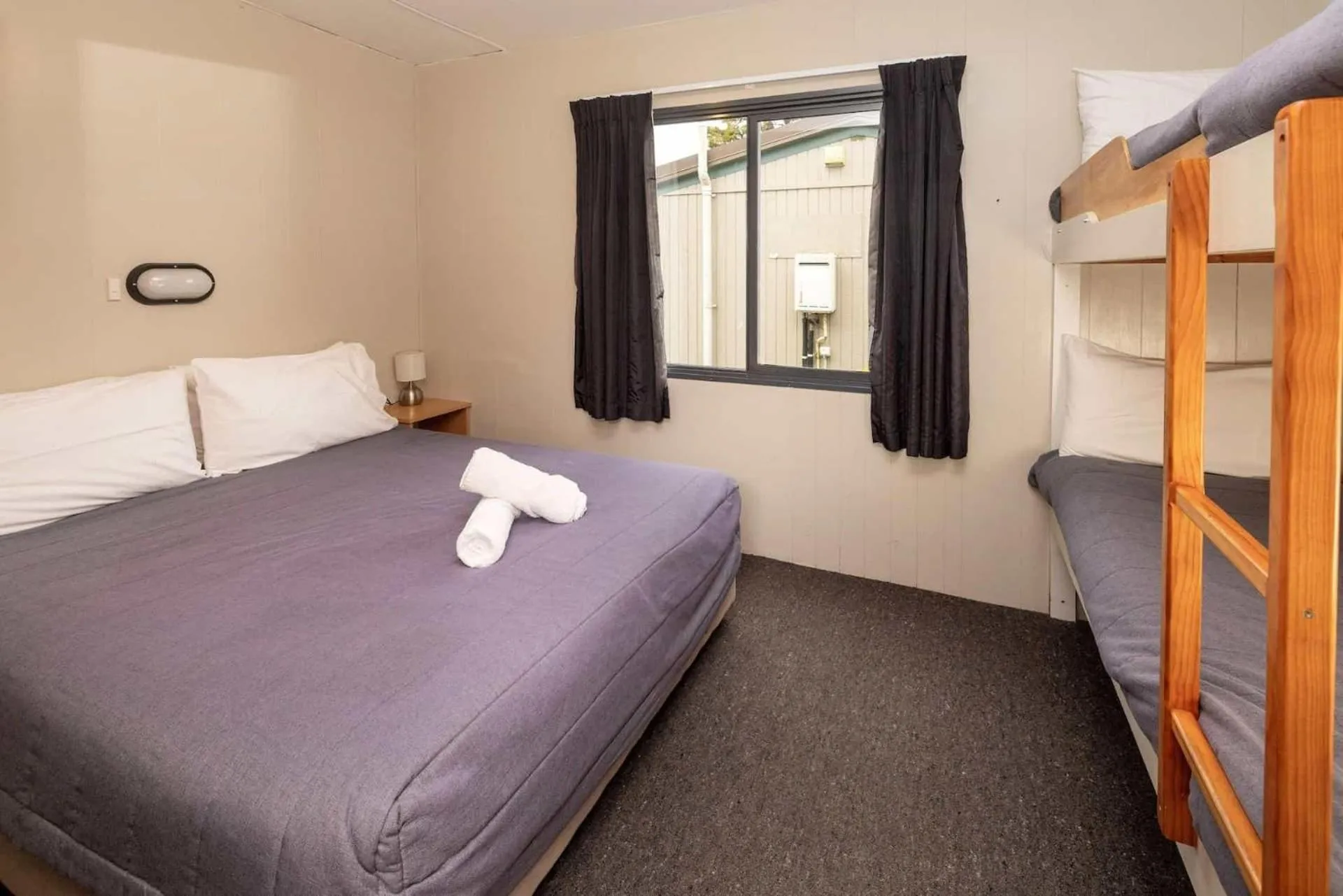 Bed in Fox Glacier TOP 10 Holiday Park & Motels