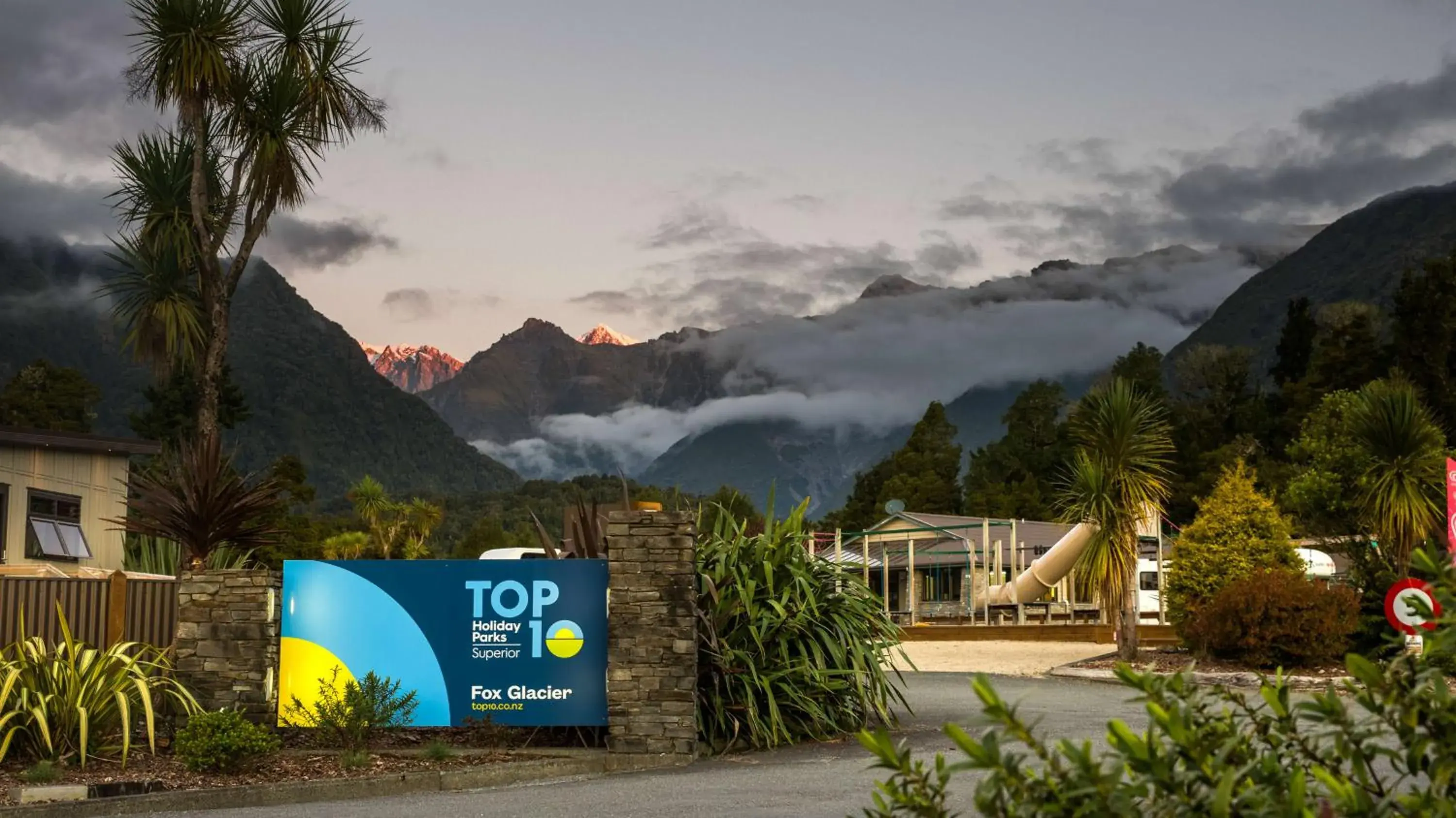 Fox Glacier TOP 10 Holiday Park & Motels Fox Glacier TOP 10 Holiday Park & Motels