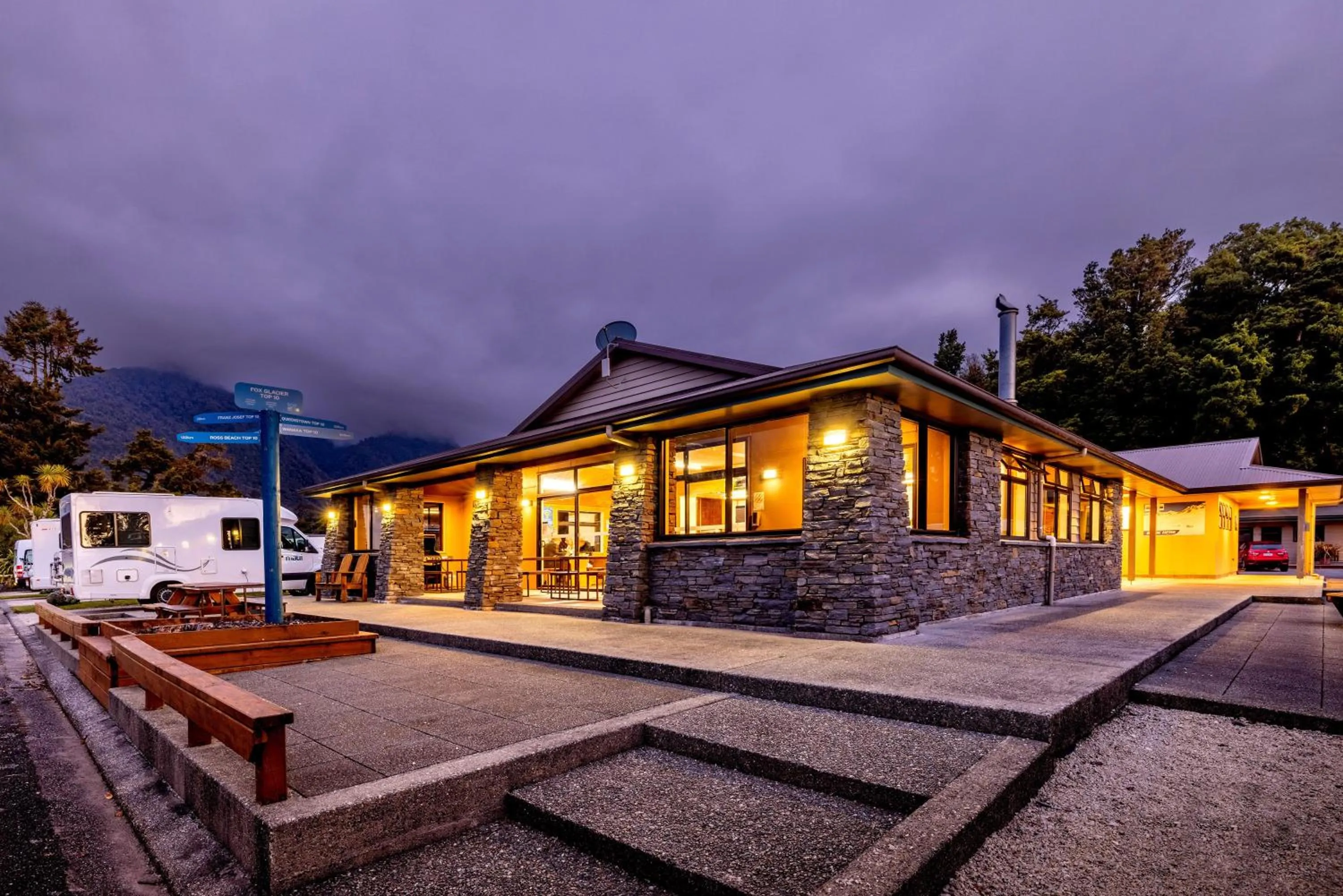 Property building in Fox Glacier TOP 10 Holiday Park & Motels