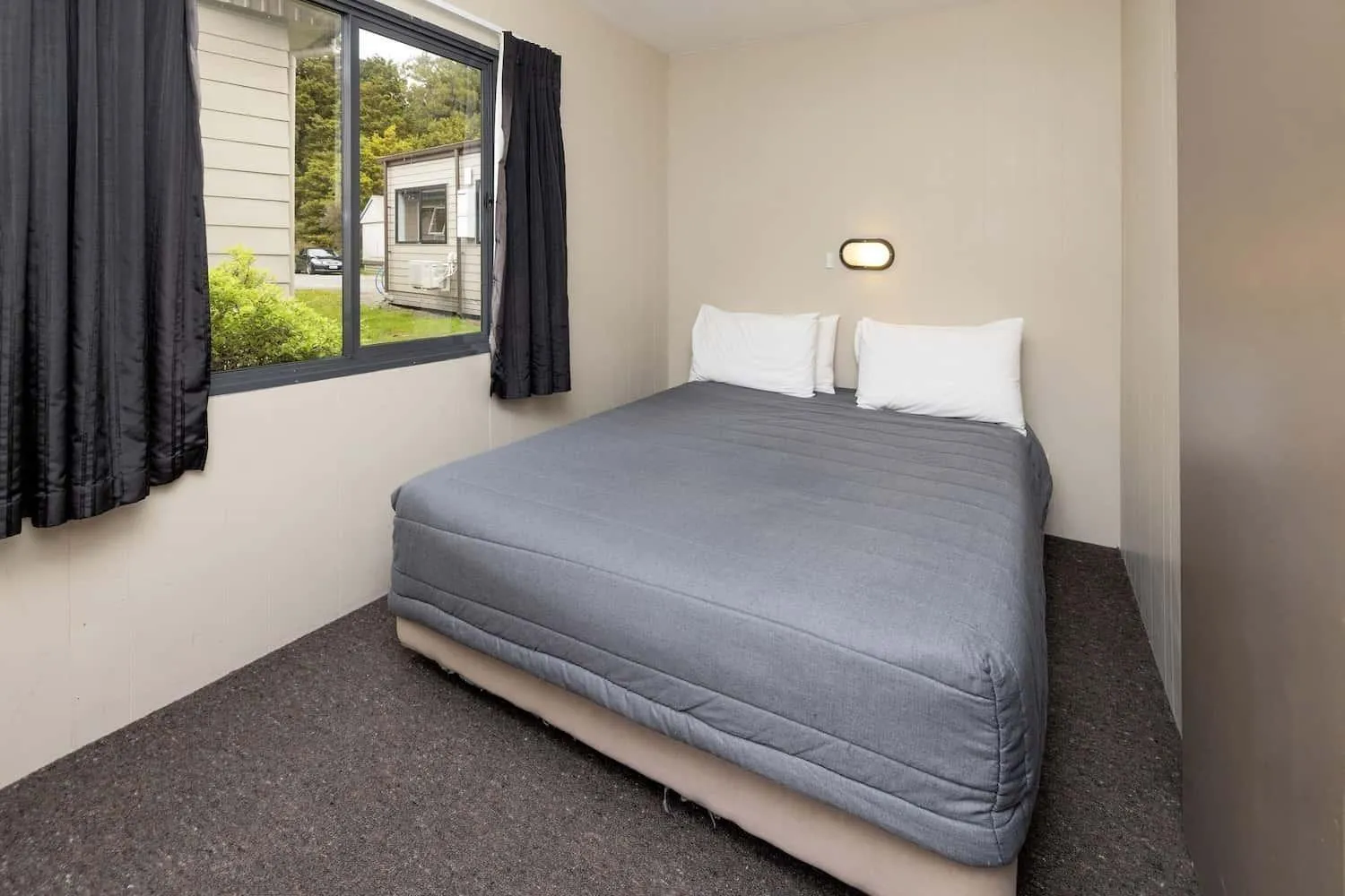 Bed in Fox Glacier TOP 10 Holiday Park & Motels