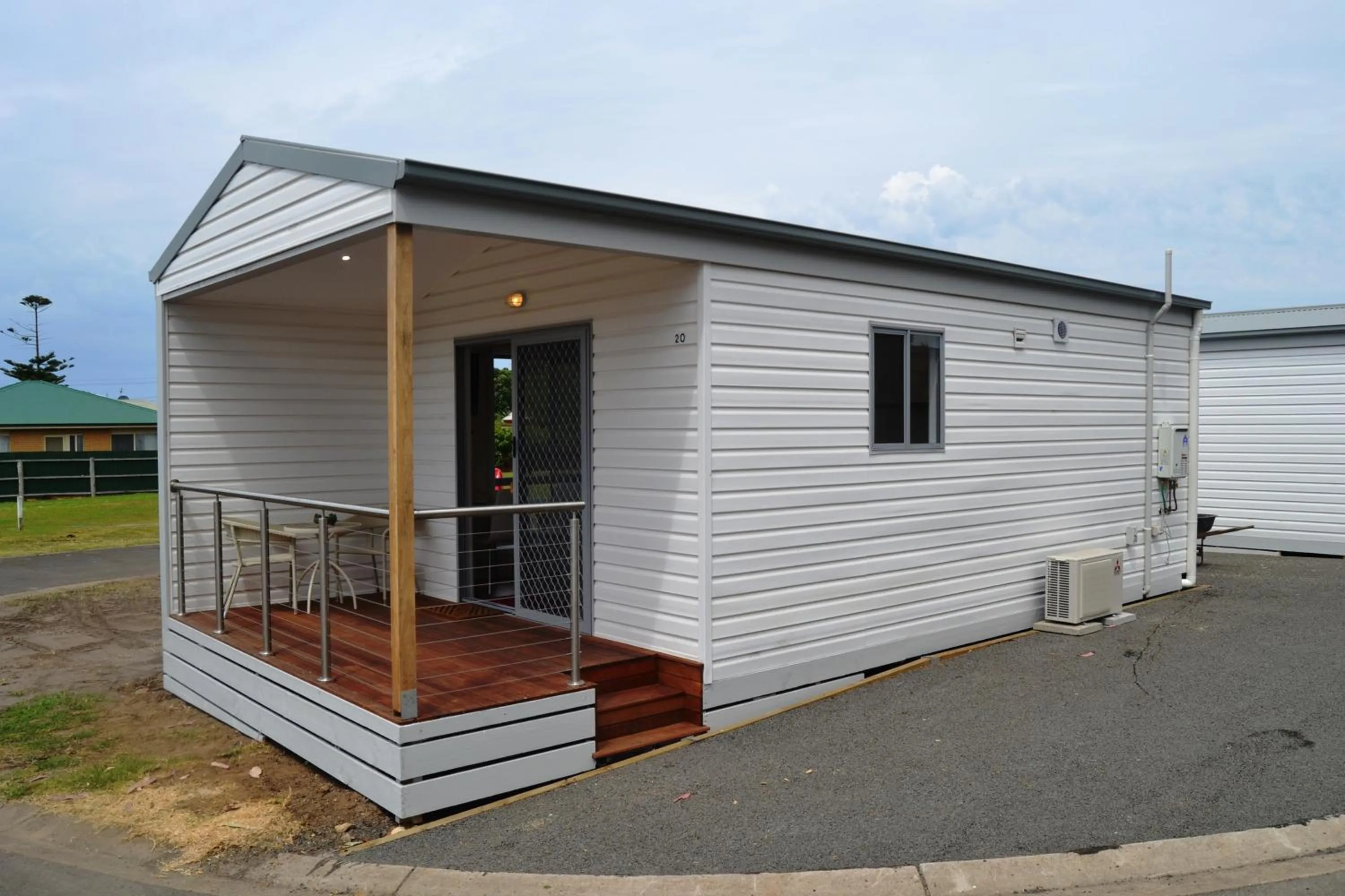 Facade/entrance in Portland Holiday Village