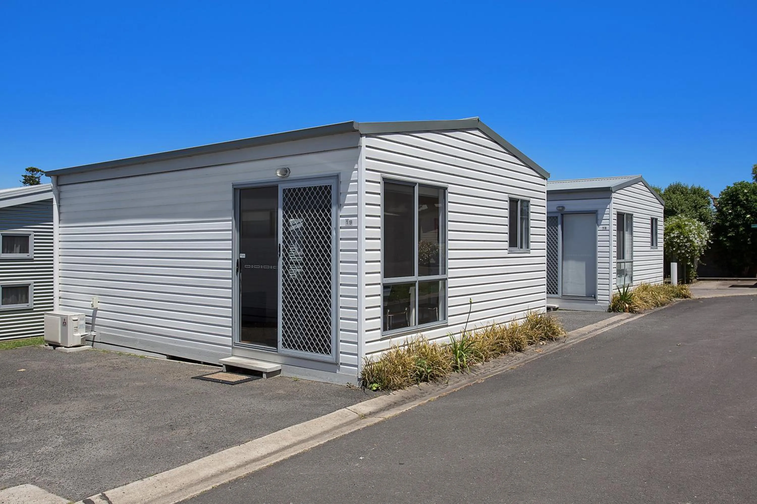 Facade/entrance in Portland Holiday Village