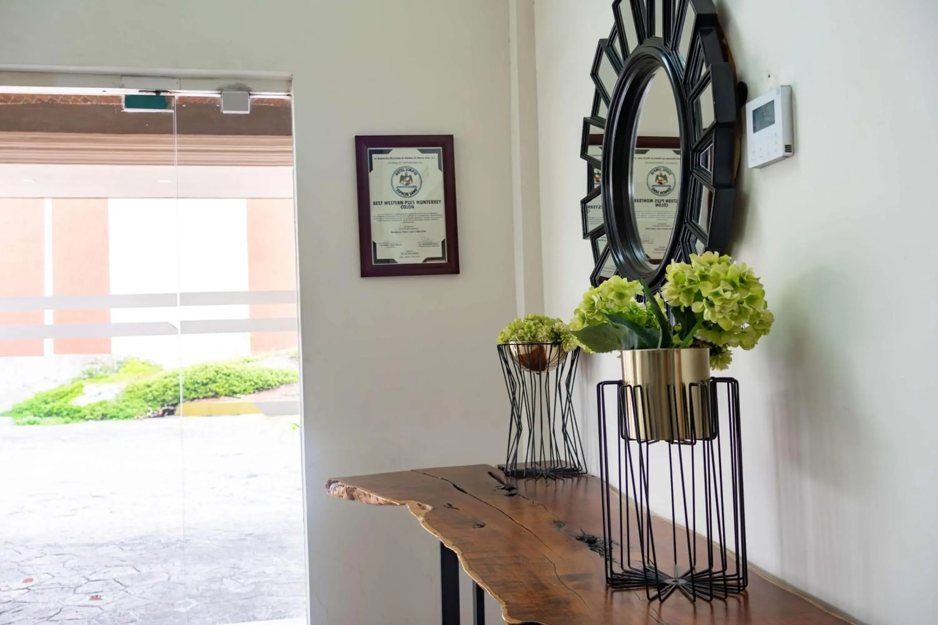 Lobby or reception in Best Western PLUS Monterrey Colón Lobby or reception in Best Western PLUS Monterrey Colón