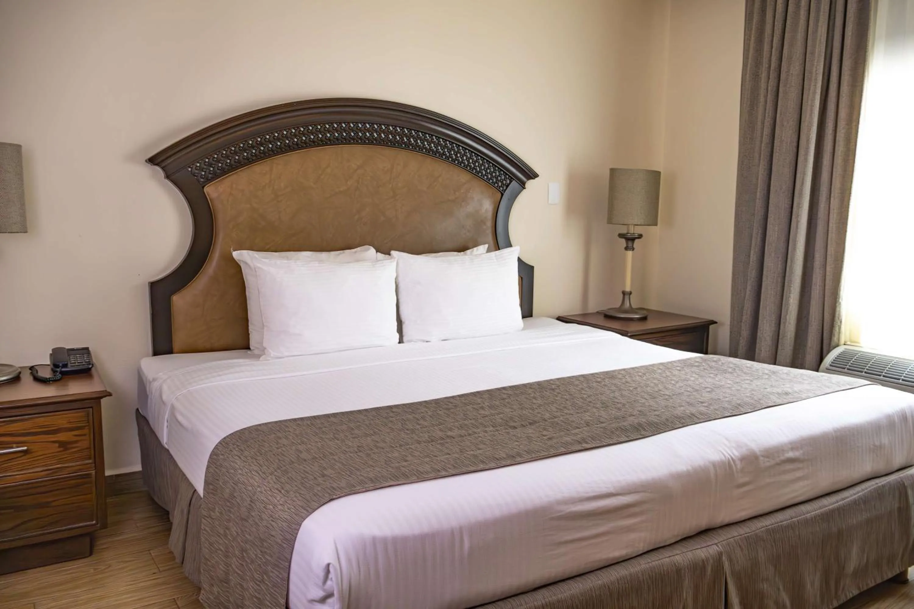 Photo of the whole room, Bed in Best Western PLUS Monterrey Colón