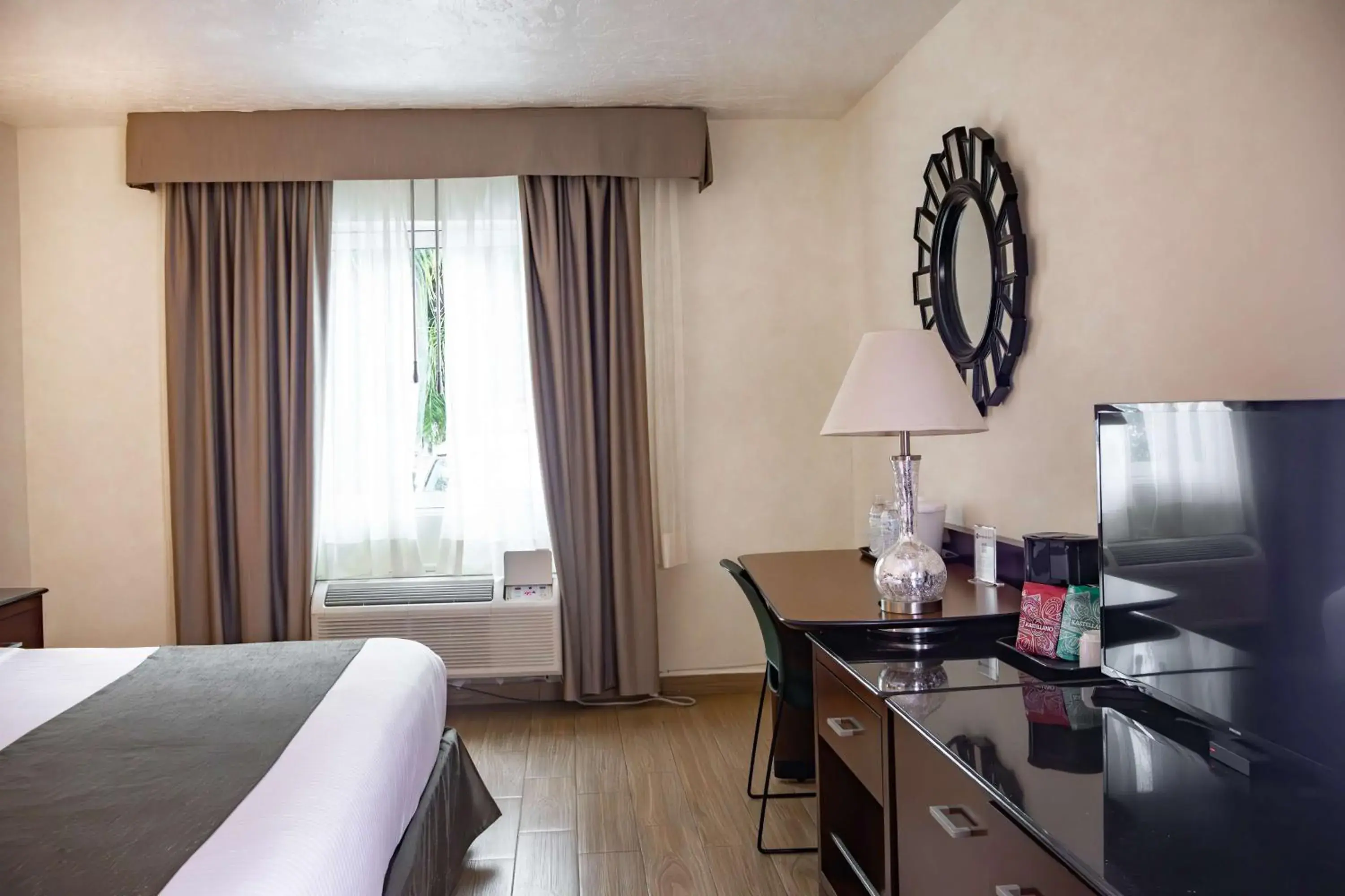 Bedroom, Bed in Best Western PLUS Monterrey Colón Bedroom, Bed in Best Western PLUS Monterrey Colón