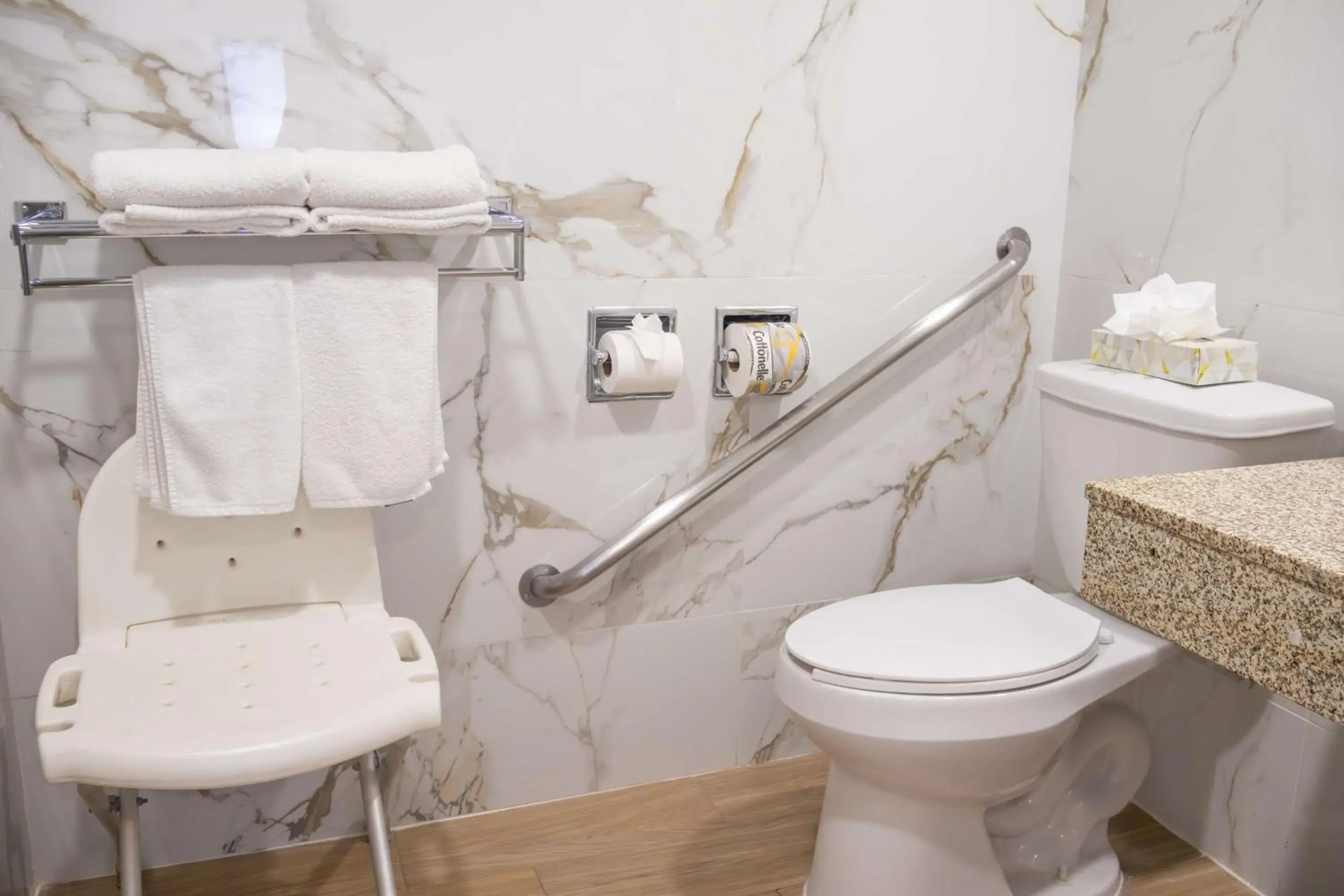 Bathroom in Best Western PLUS Monterrey Colón Bathroom in Best Western PLUS Monterrey Colón