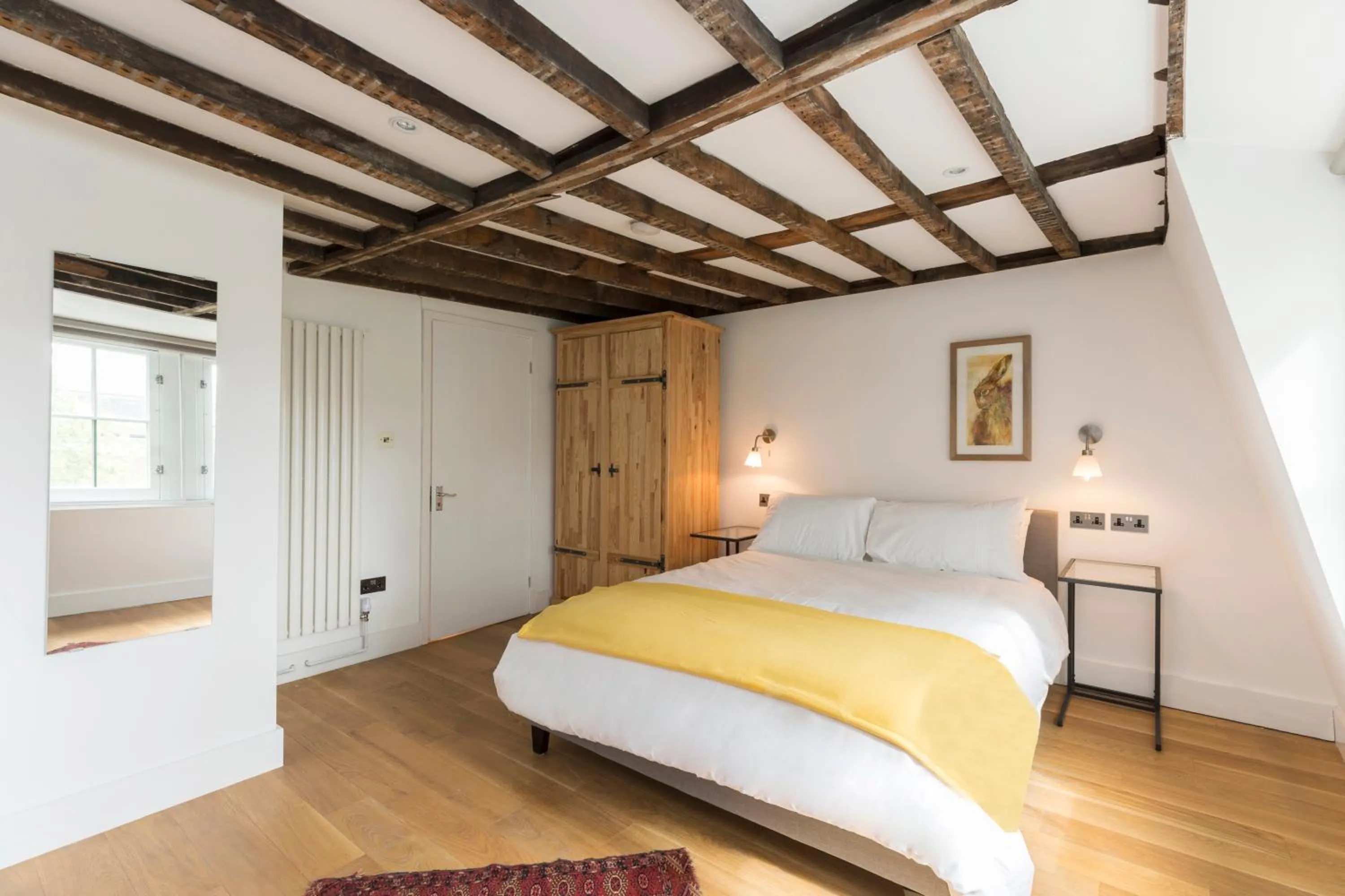 Bedroom, Bed in AVAL Spacious and chic flat in Angel