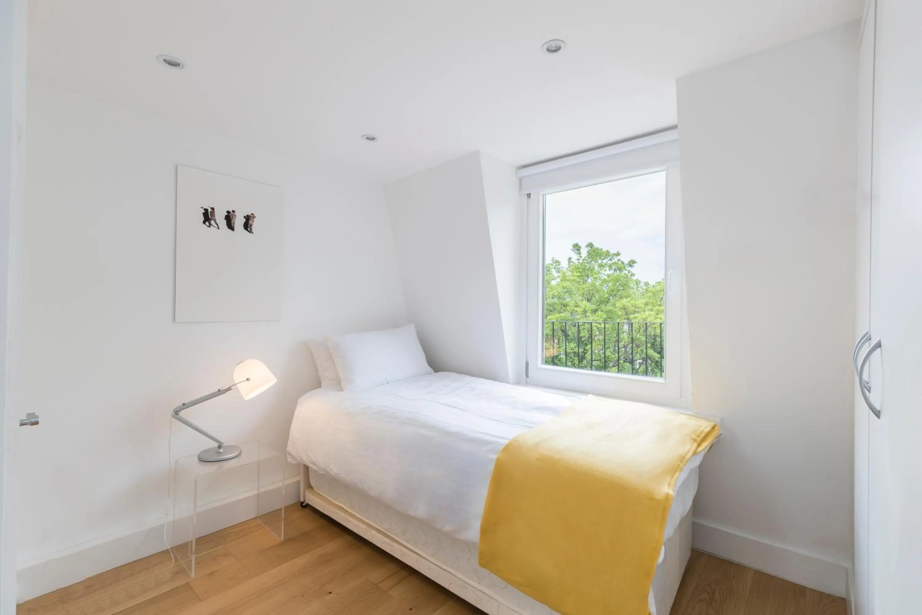 Bedroom, Bed in AVAL Spacious and chic flat in Angel