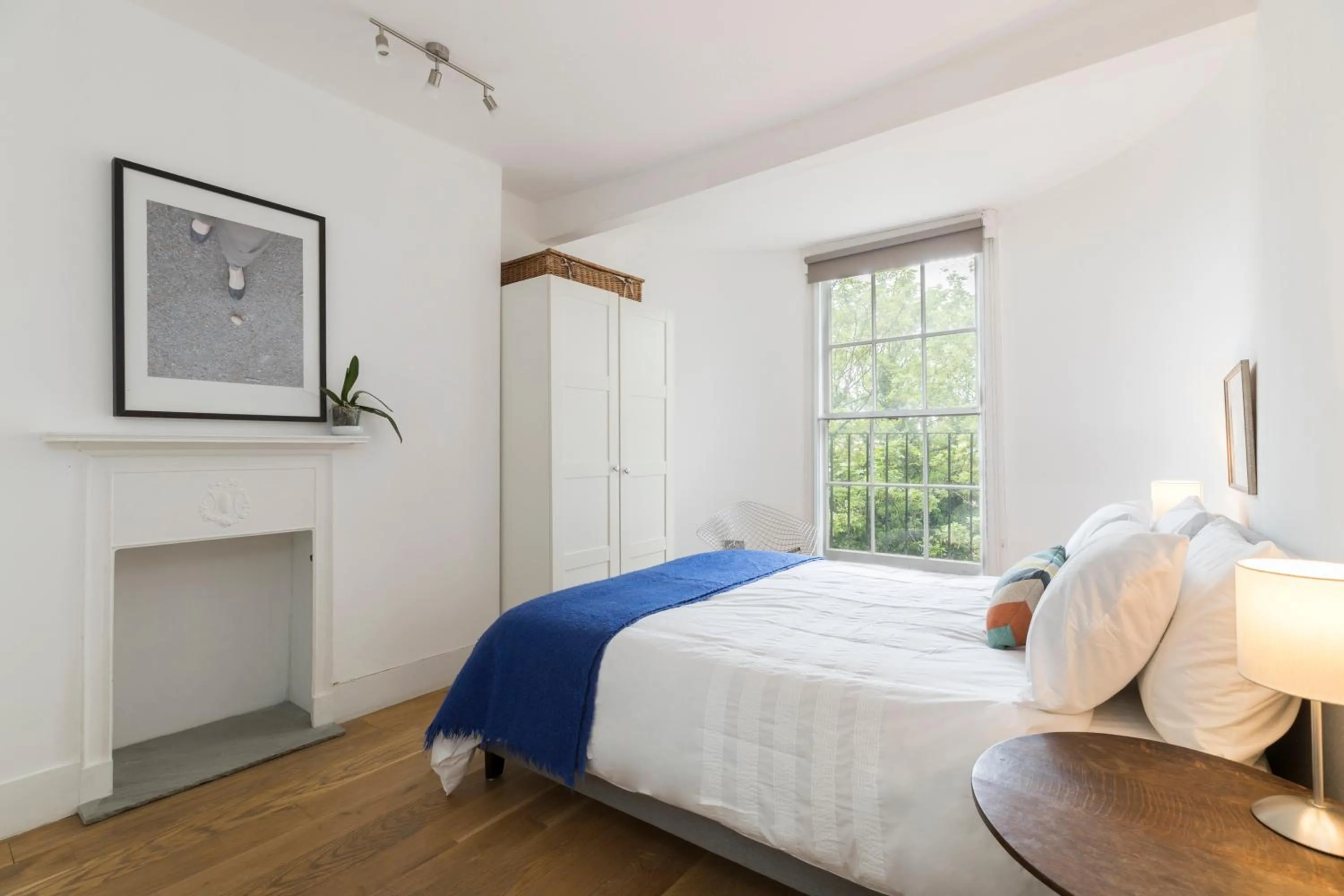 Bedroom, Bed in AVAL Spacious and chic flat in Angel