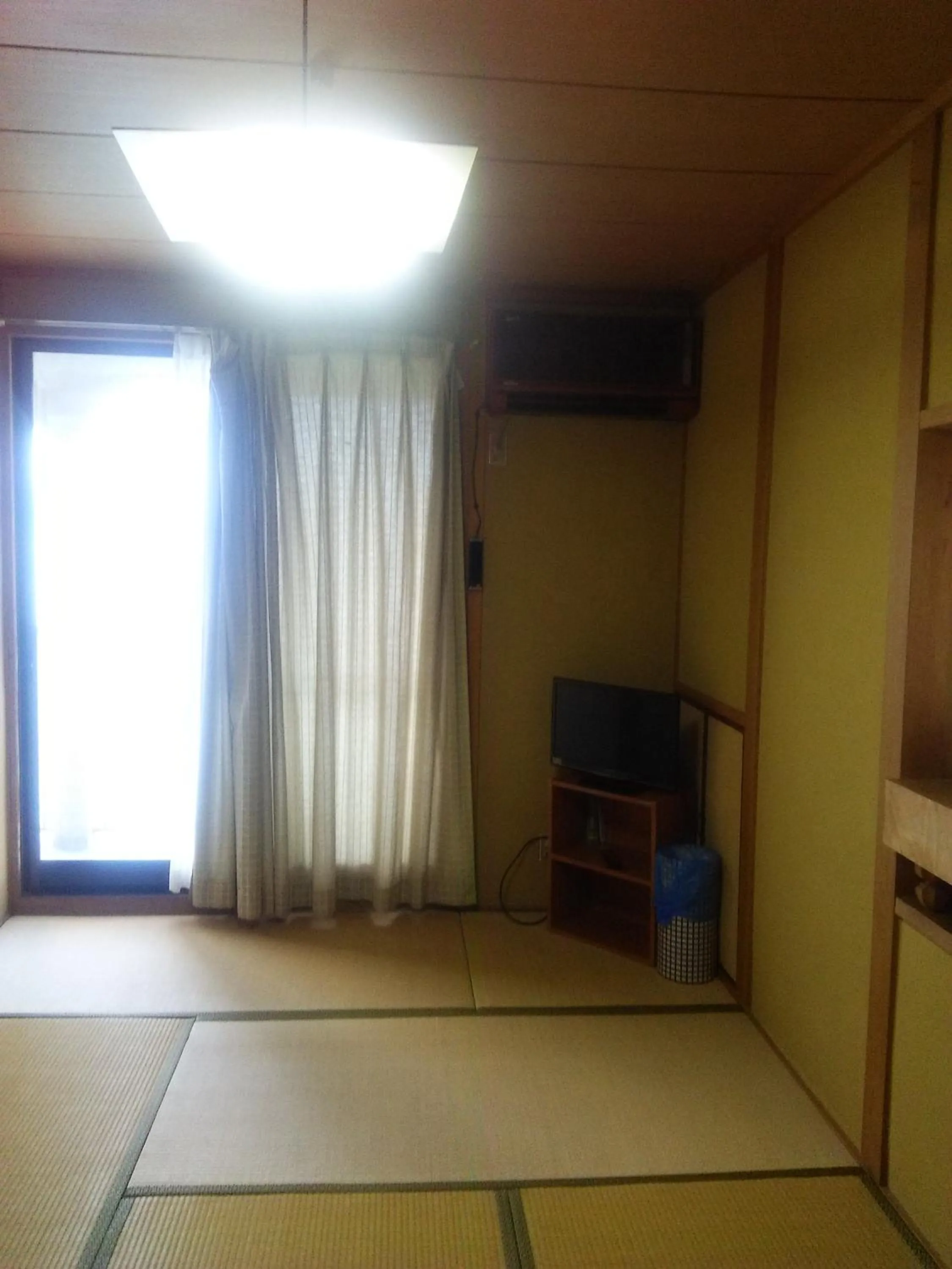 Photo of the whole room in Minshuku Kamagari