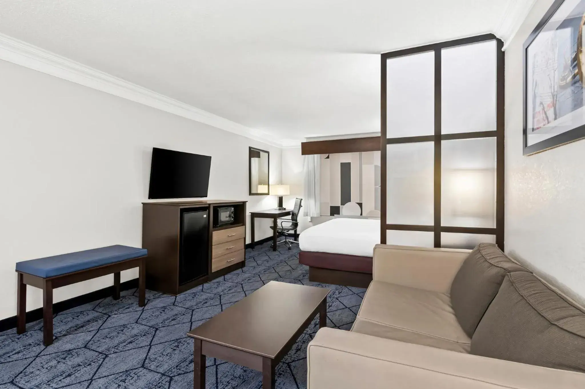 TV and multimedia, Bed in Best Western Slidell Hotel TV and multimedia, Bed in Best Western Slidell Hotel