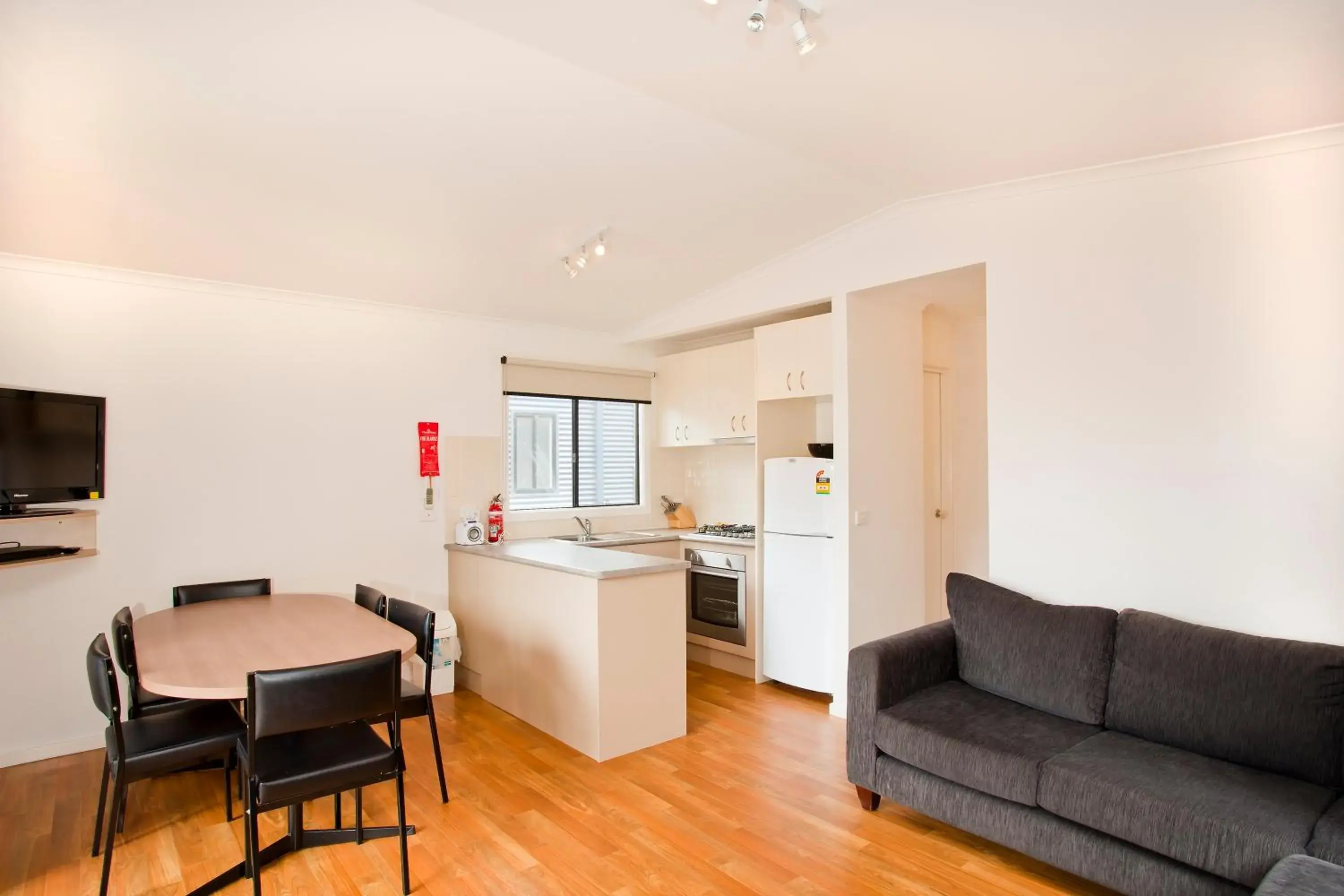 Standard Two-Bedroom Cabin in Portland Tourist Park Standard Two-Bedroom Cabin in Portland Tourist Park