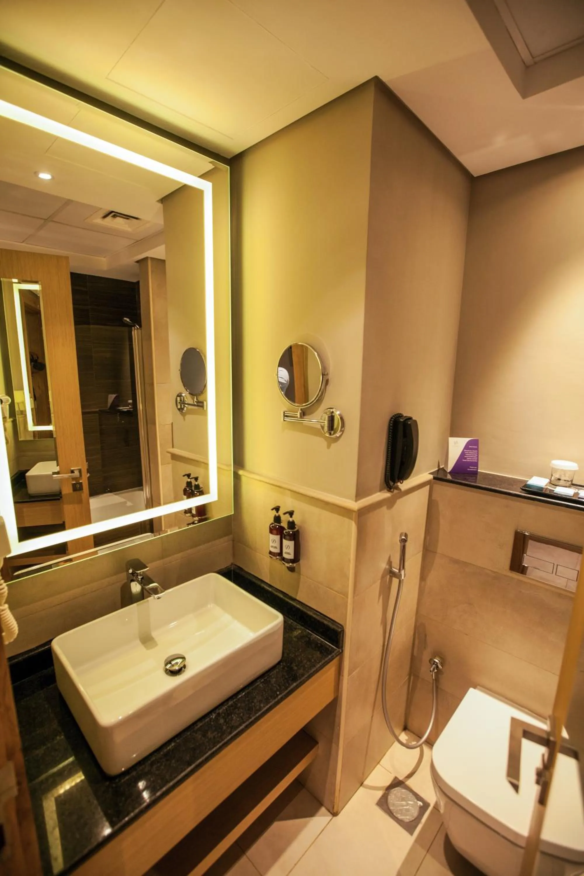 Bathroom in Flora Inn Hotel Dubai Airport
