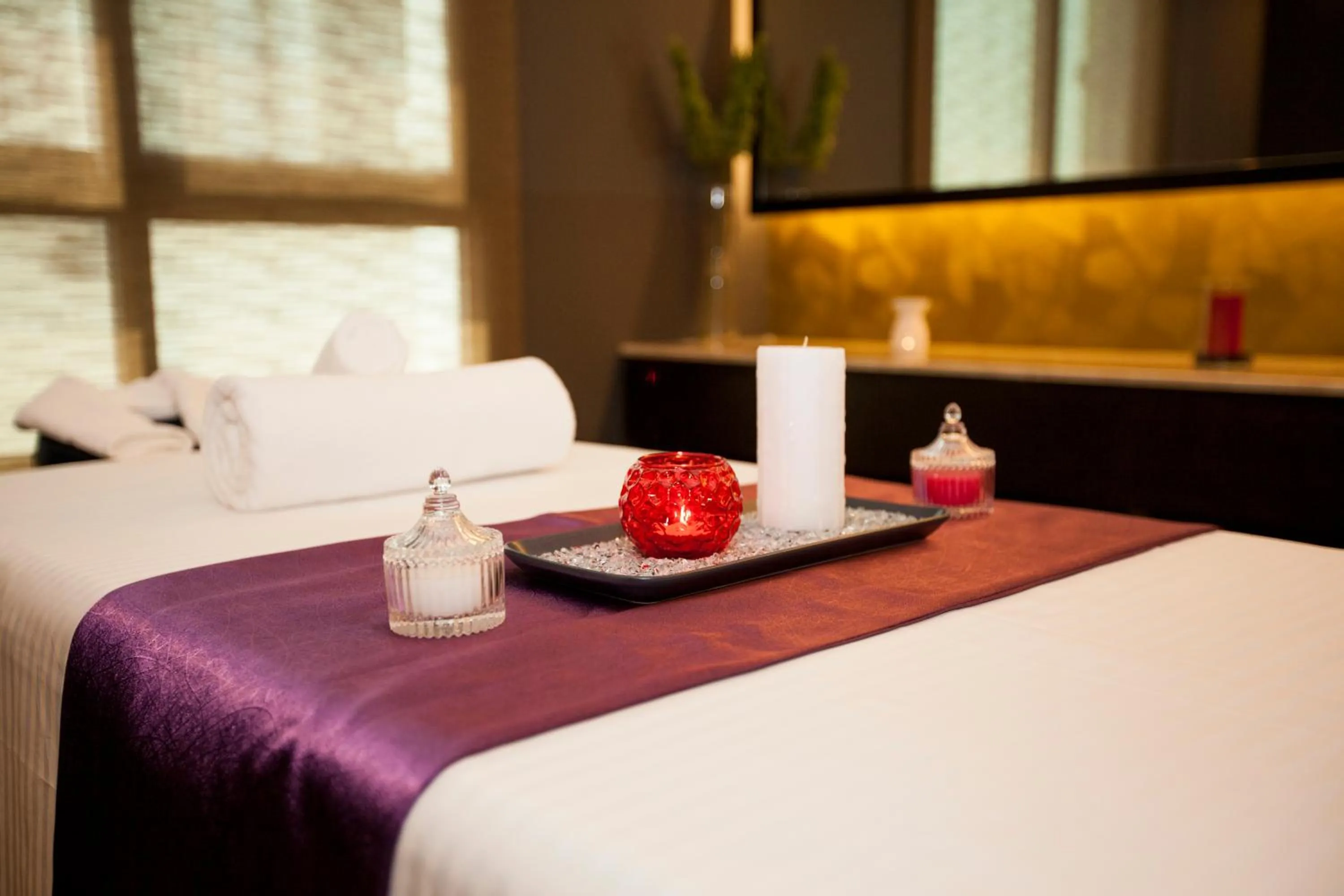 Massage, Bed in Flora Inn Hotel Dubai Airport