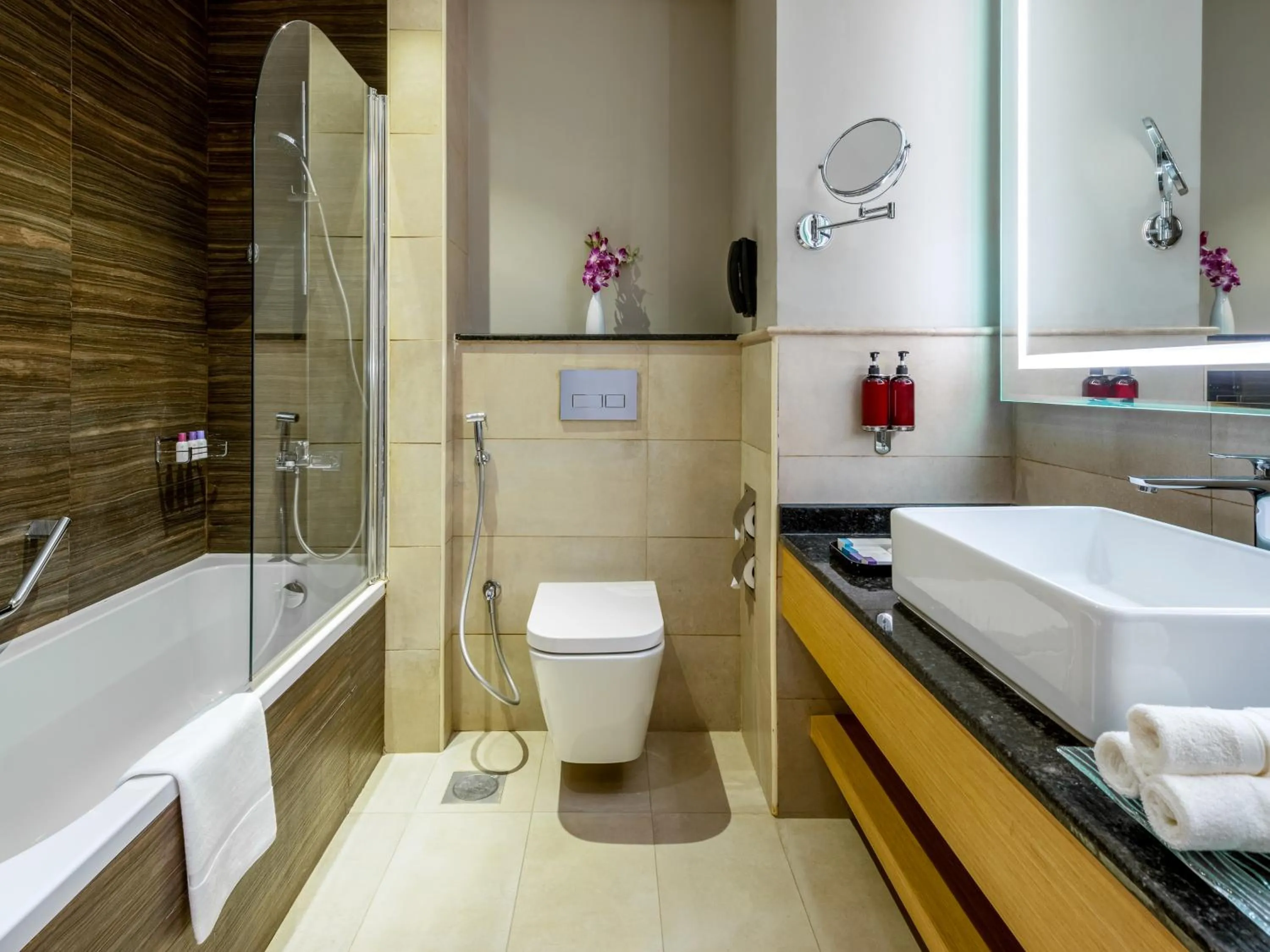 Bathroom in Flora Inn Hotel Dubai Airport