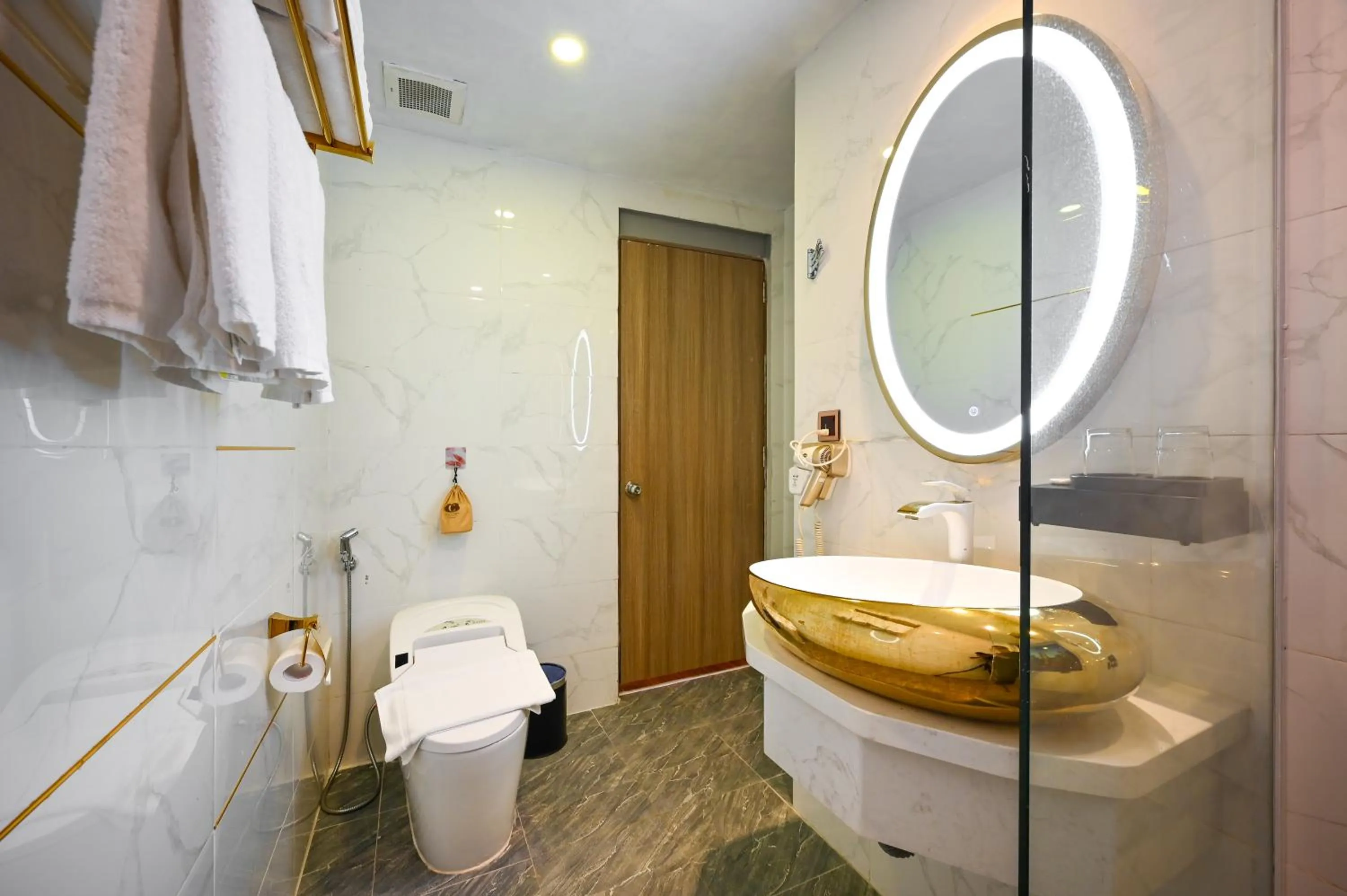 Bathroom in Cicilia Saigon Center