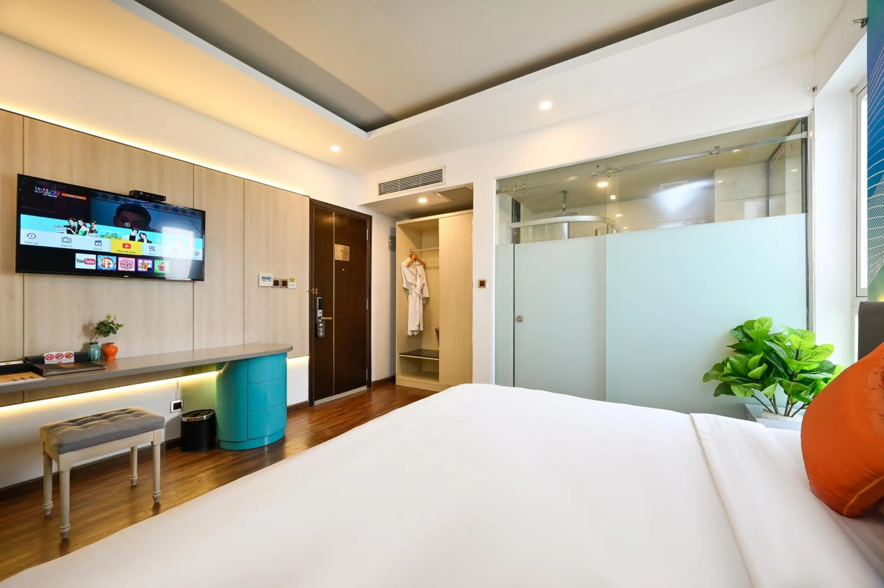 TV and multimedia, Bed in Cicilia Saigon Center