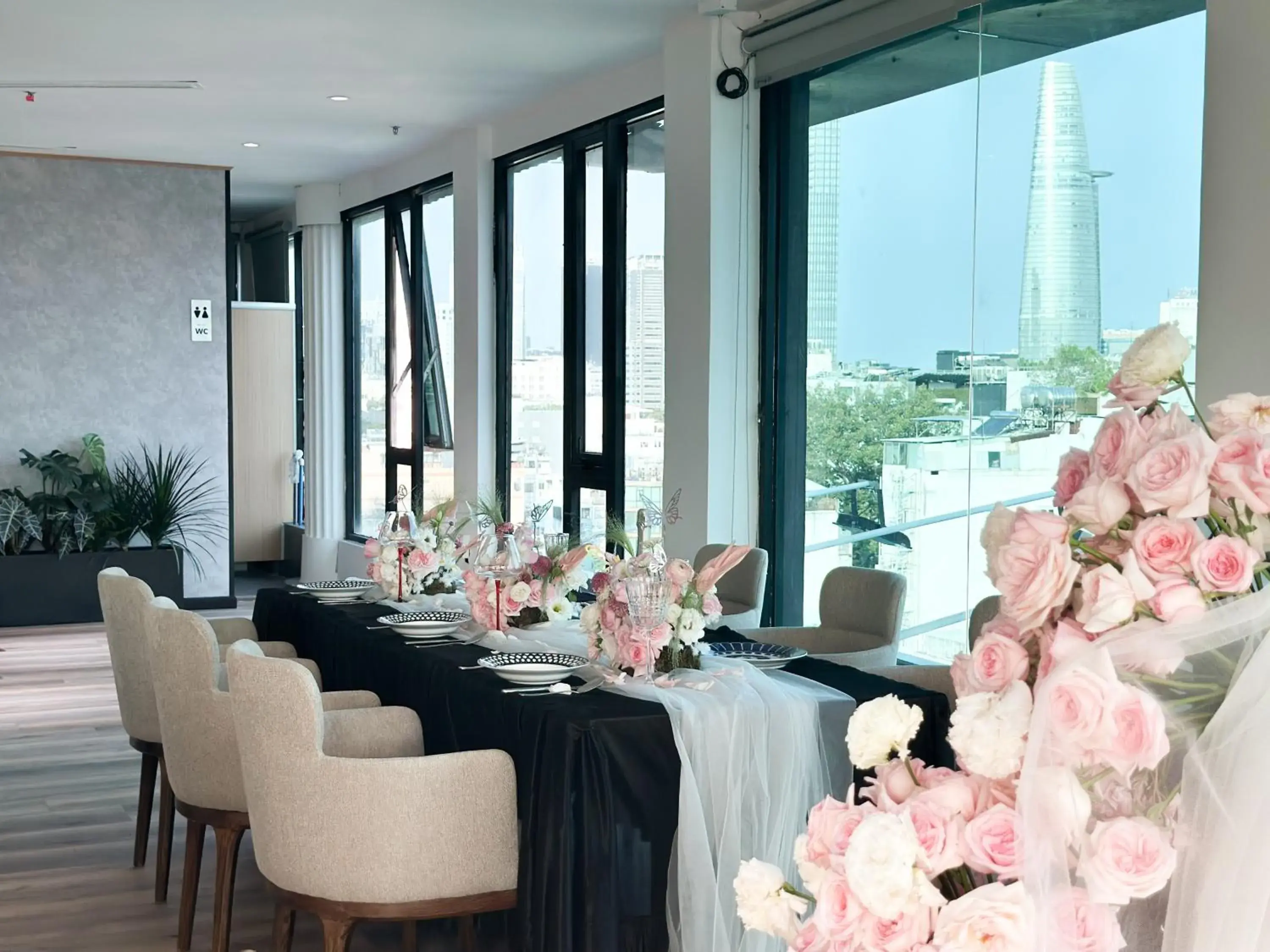 Restaurant/places to eat in Cicilia City Hotel Saigon Center Restaurant/places to eat in Cicilia City Hotel Saigon Center